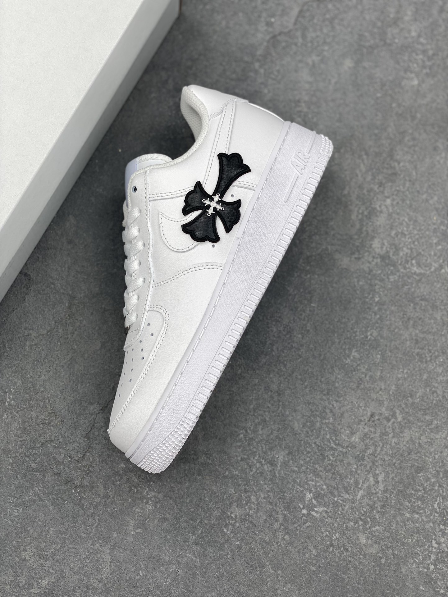 Nike Air Force 1 '07 Low White Sneakers with Cross – Iconic & Comfortable 8 i1727629837 7229 0