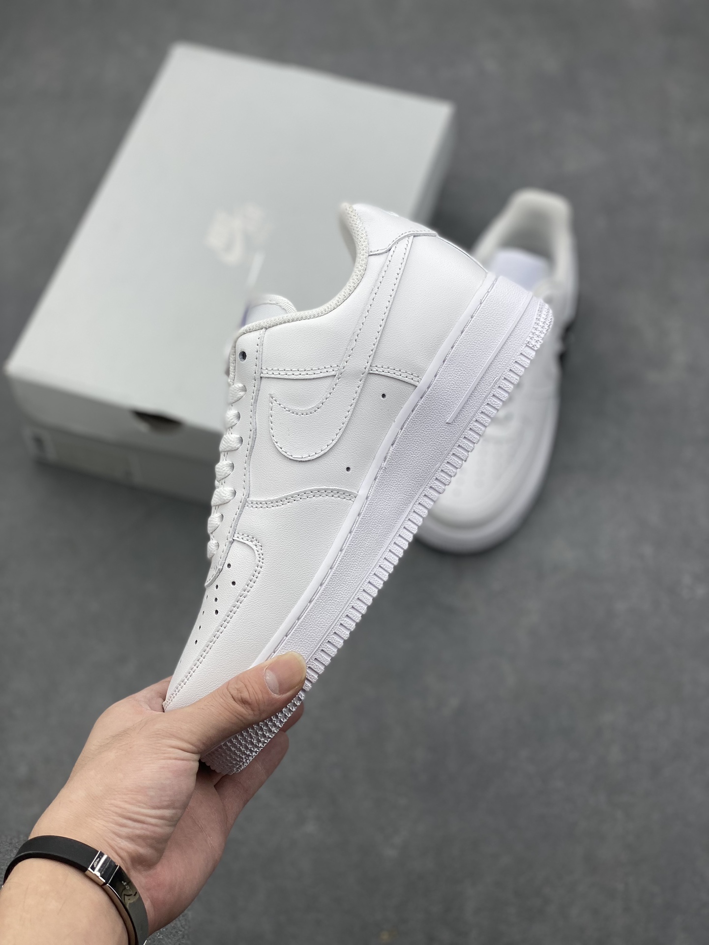Nike Air Force 1 '07 Low White Sneakers with Cross – Iconic & Comfortable 4 i1727629852 6306 0