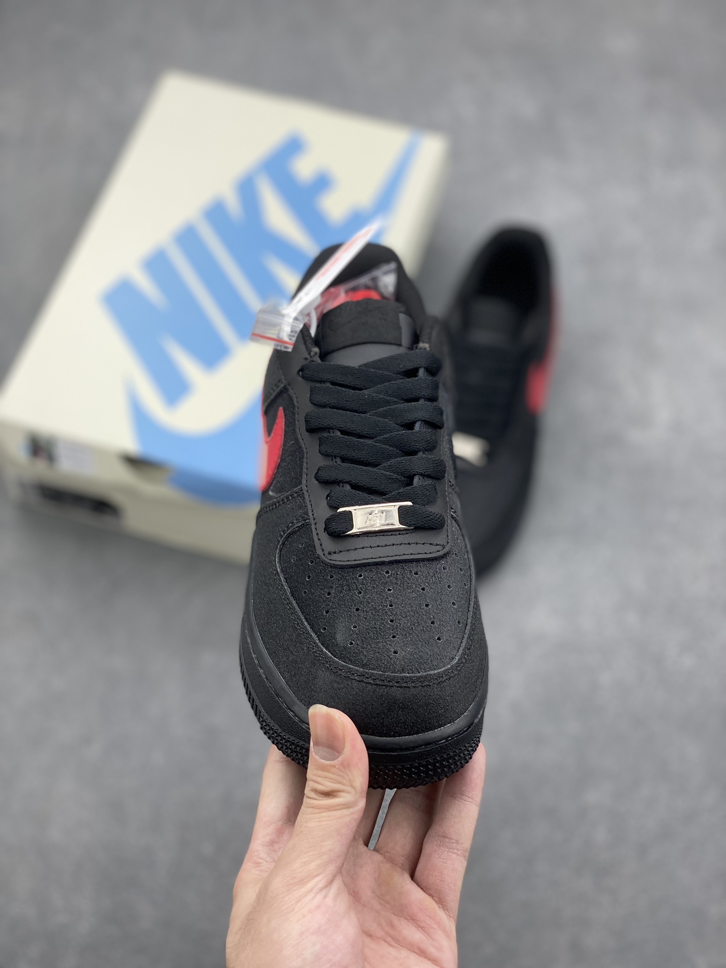 Nike Air Force 1 '07 Low Black Red Starry Sky Sneakers 3 i1727931797 6467 1