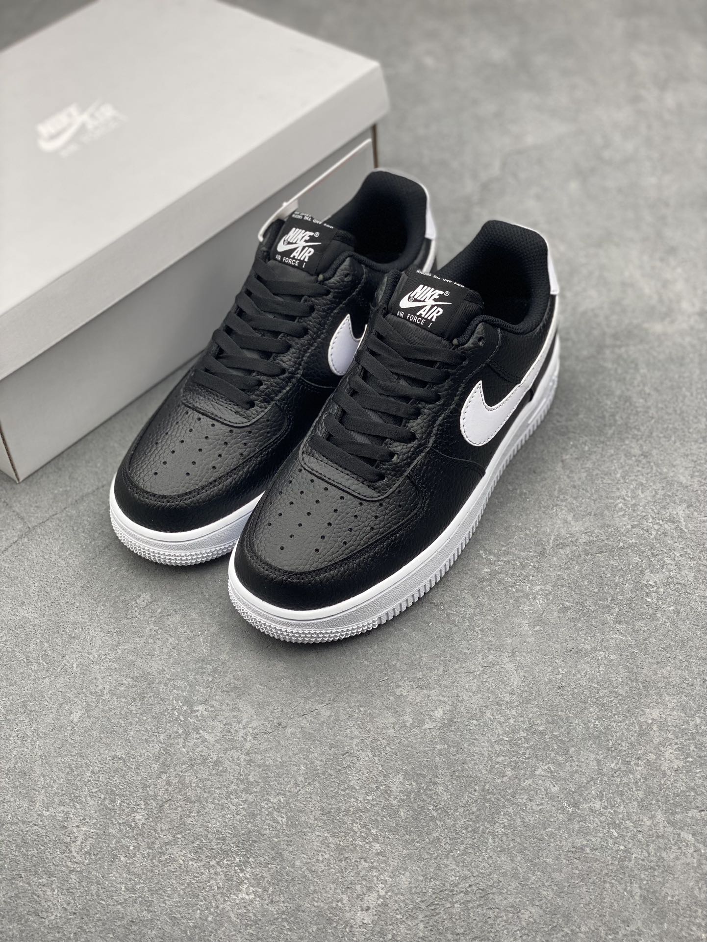Nike Air Force 1 Low '07 Black/White Leather Casual Sneakers CT2302-002 8 i1727931938 308 3