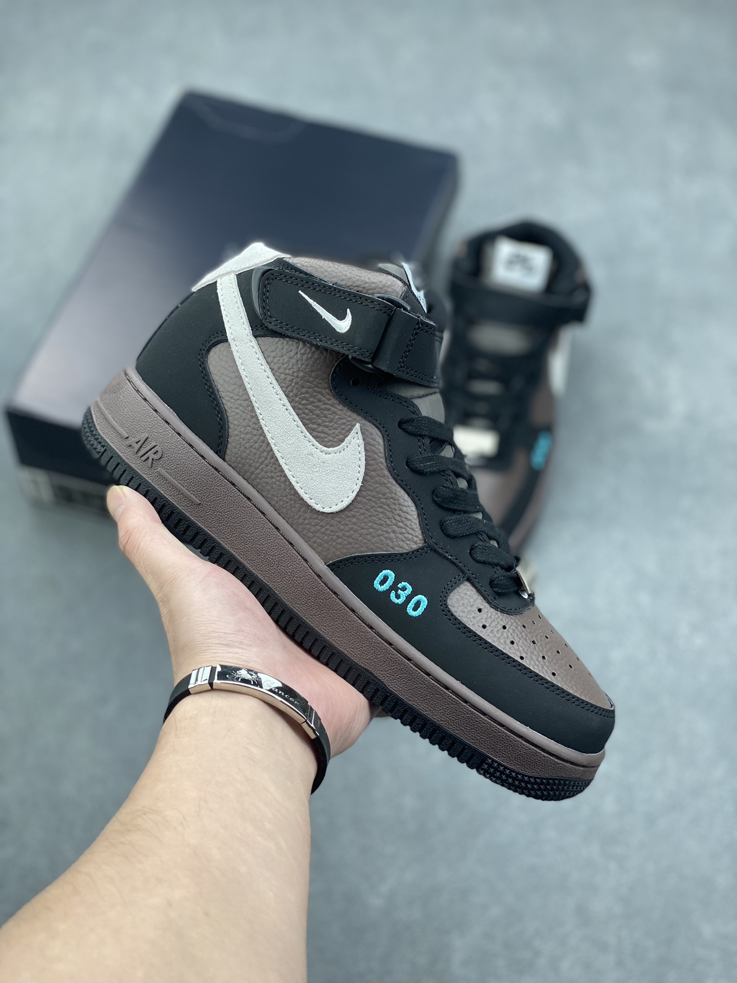 Nike Air Force 1 '07 Mid Casual Shoes - Versatile Comfort & Style DR0296-200 2 i1727993585 1960 3