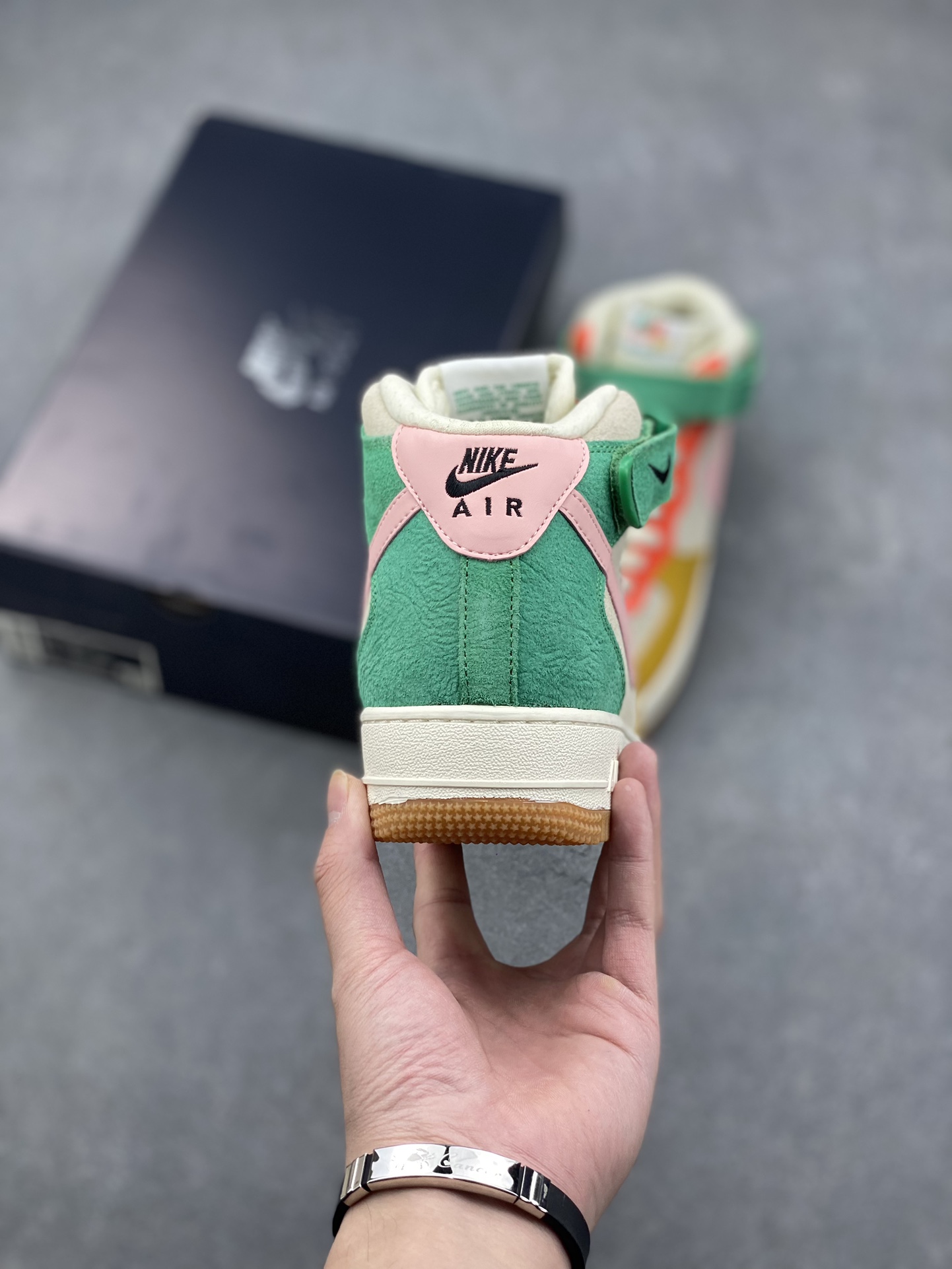 Nike Air Force 1 '07 Mid-Top Sneakers - Versatile, Comfortable, and Stylish 5 i1727993623 4604 1