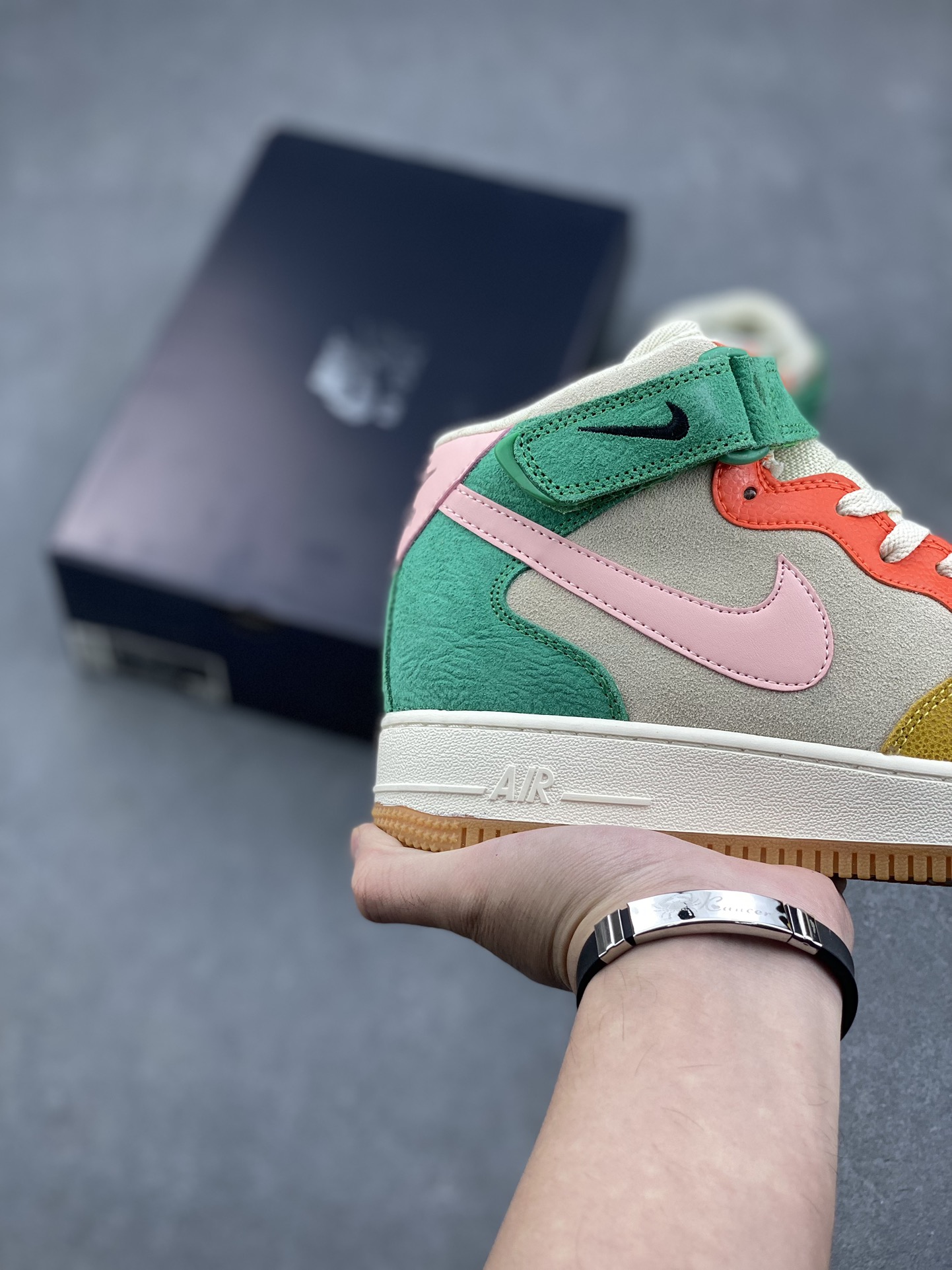 Nike Air Force 1 '07 Mid-Top Sneakers - Versatile, Comfortable, and Stylish 6 i1727993623 4634 0