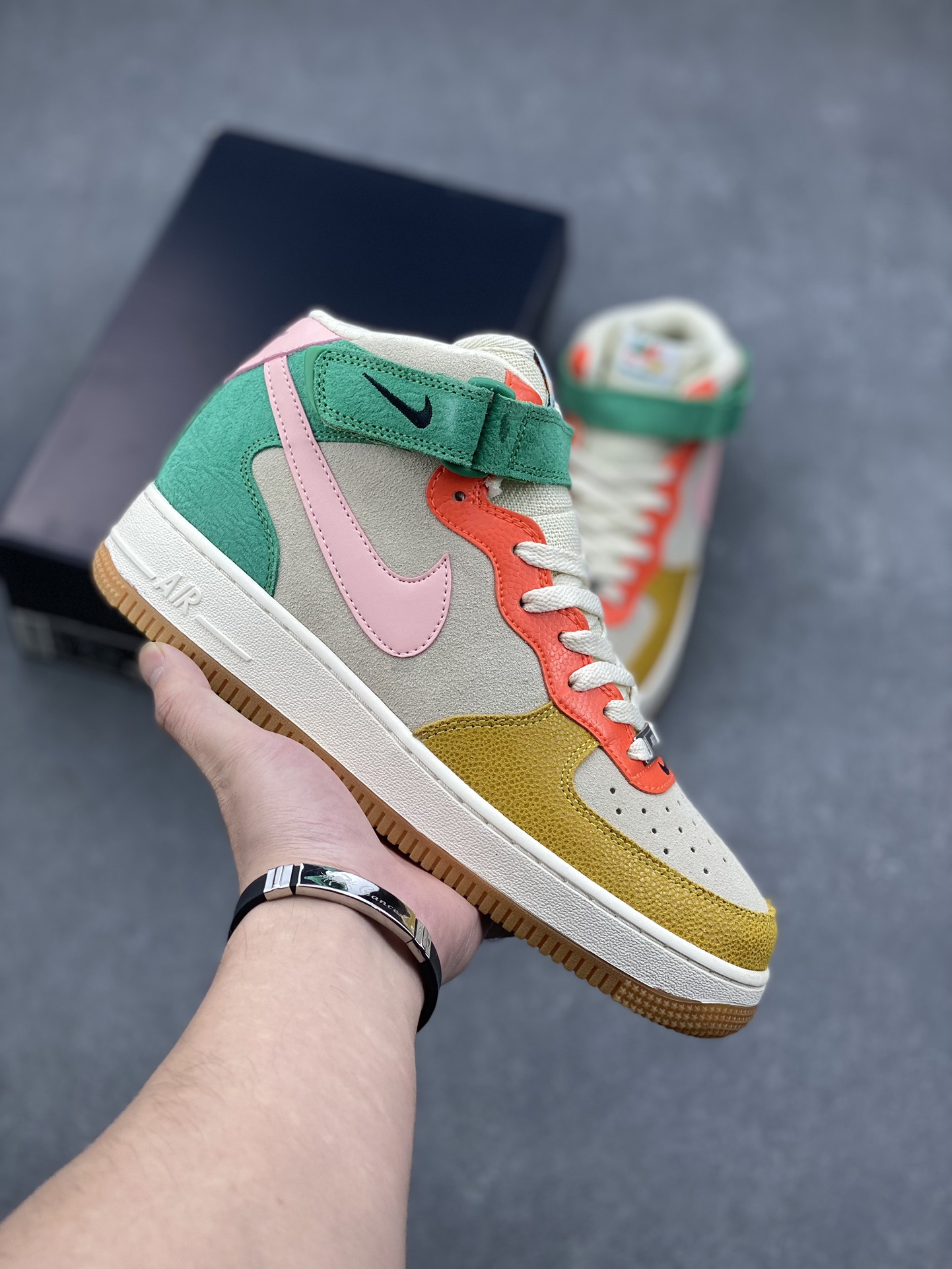 Nike Air Force 1 '07 Mid-Top Sneakers - Versatile, Comfortable, and Stylish 2 i1727993623 7832 2