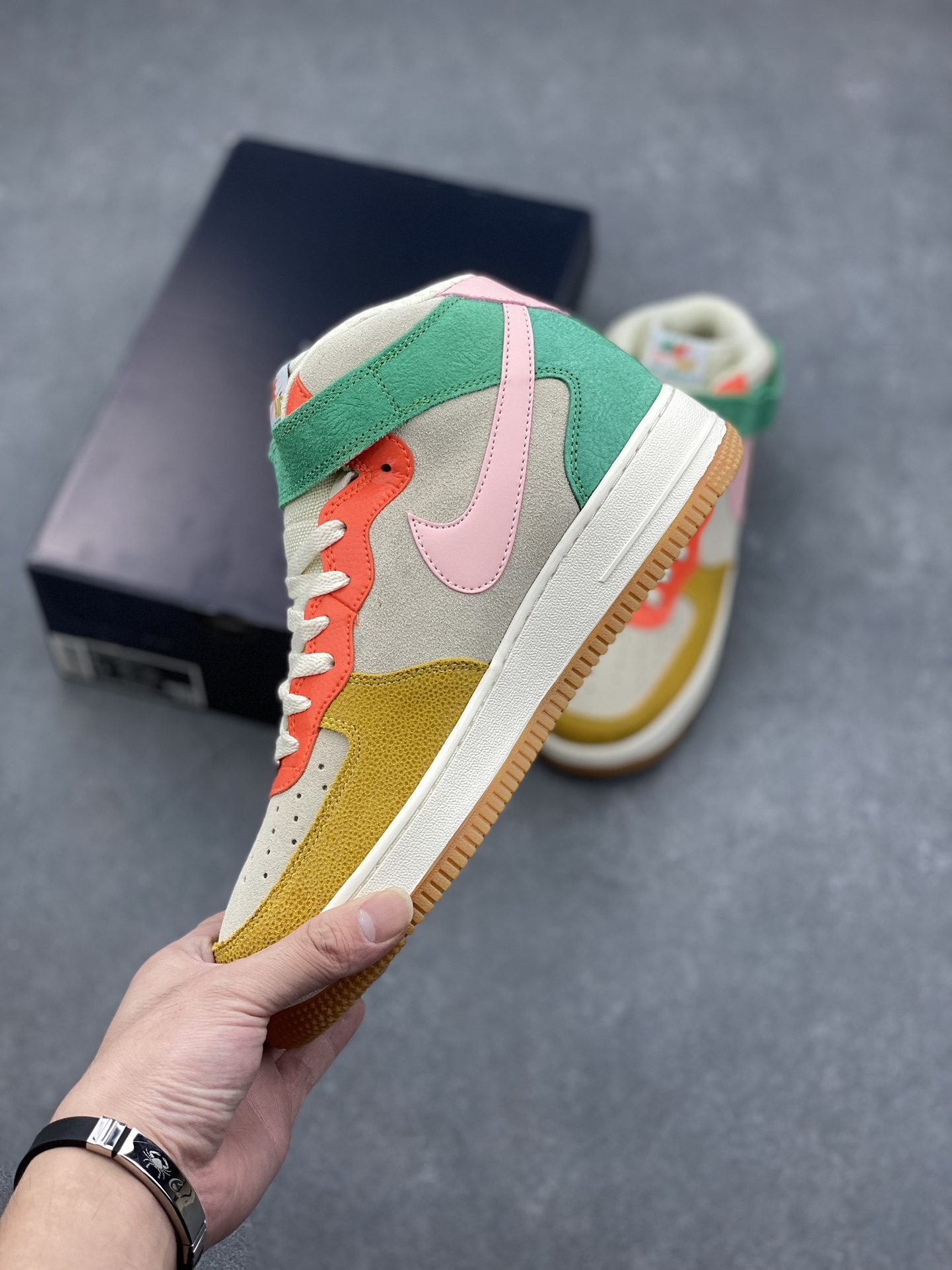 Nike Air Force 1 '07 Mid-Top Sneakers - Versatile, Comfortable, and Stylish 4 i1727993624 9256 5