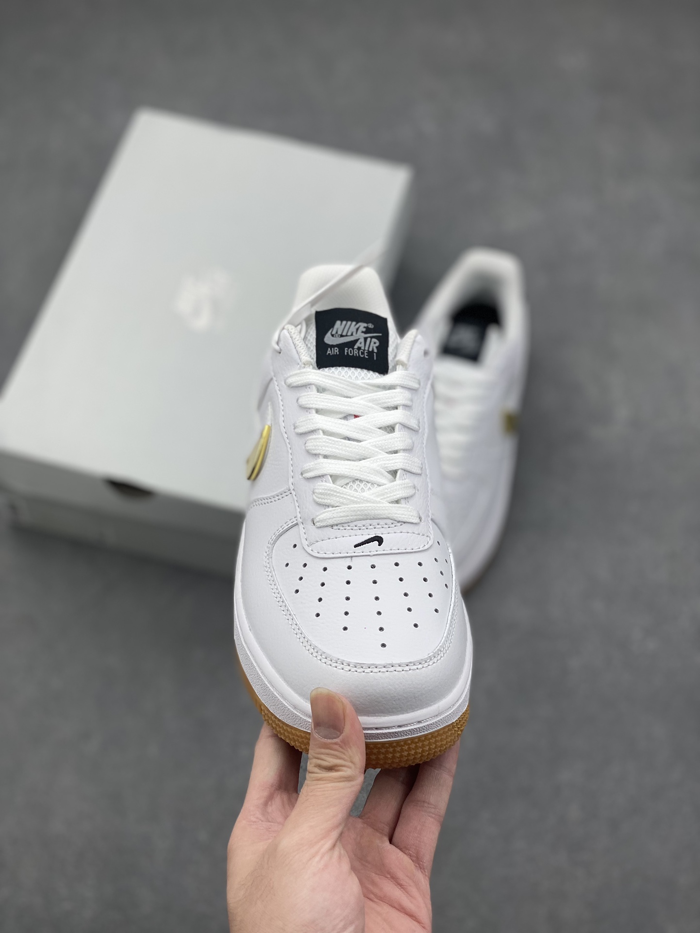 Nike Air Force 1 Low NBA White/Gold Sneakers - CT3842-100 3 i1727993707 3528 8