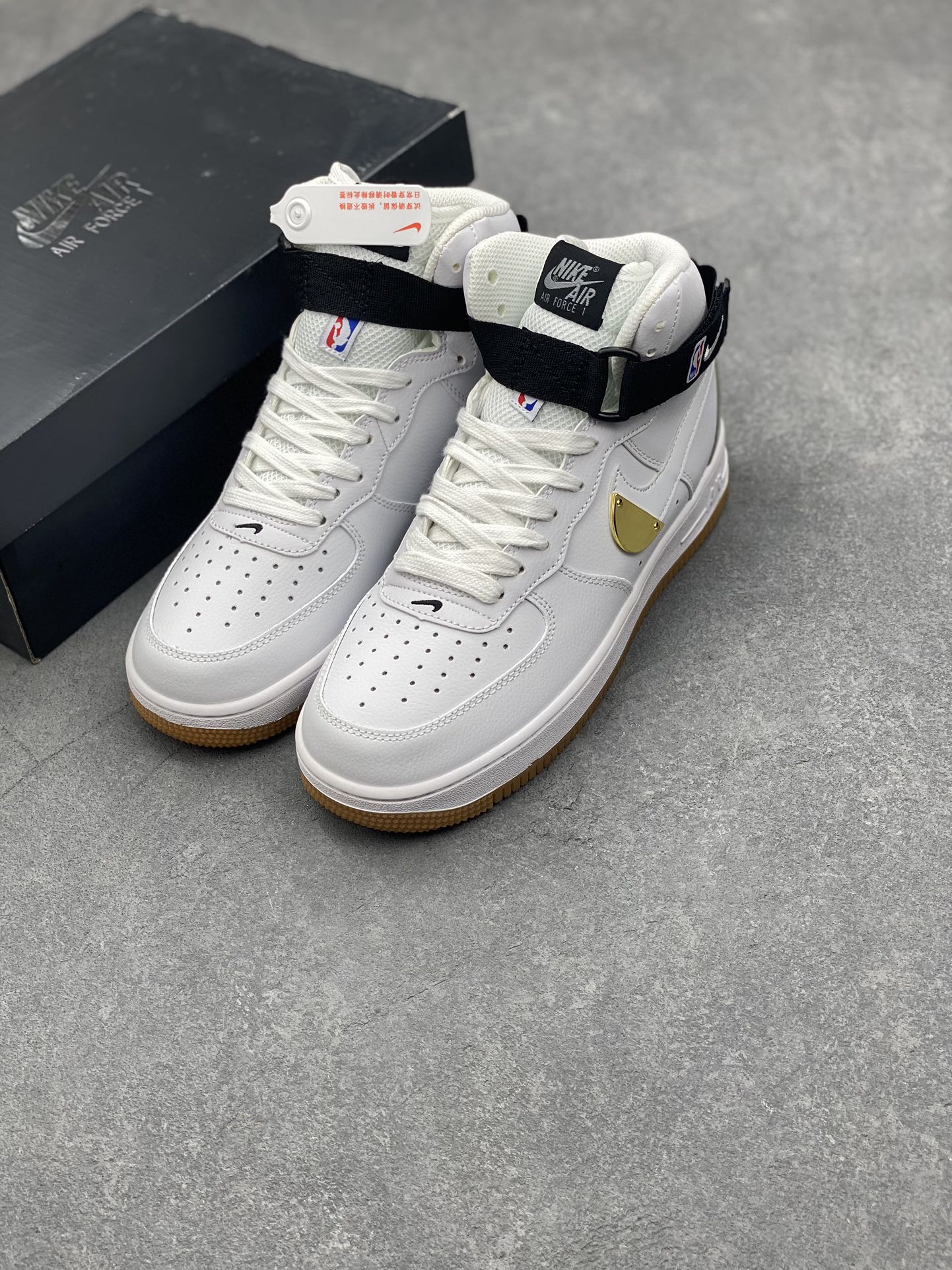 Nike Air Force 1 NBA White Mid-Top Sneakers,Honeycomb Cushion, Steel Stamp 9 i1727993867 1527 6