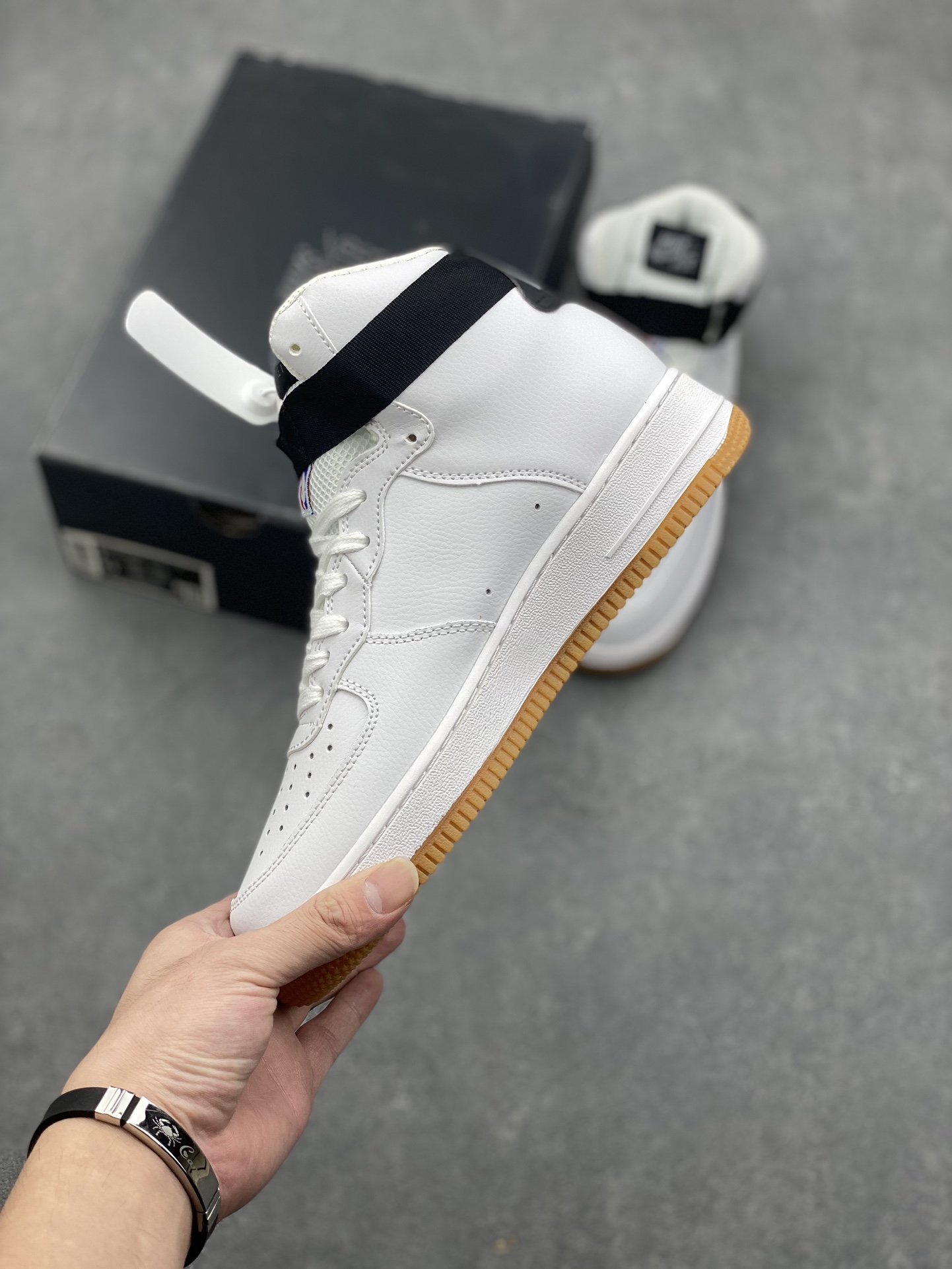 Nike Air Force 1 NBA White Mid-Top Sneakers,Honeycomb Cushion, Steel Stamp 4 i1727993867 2937 3