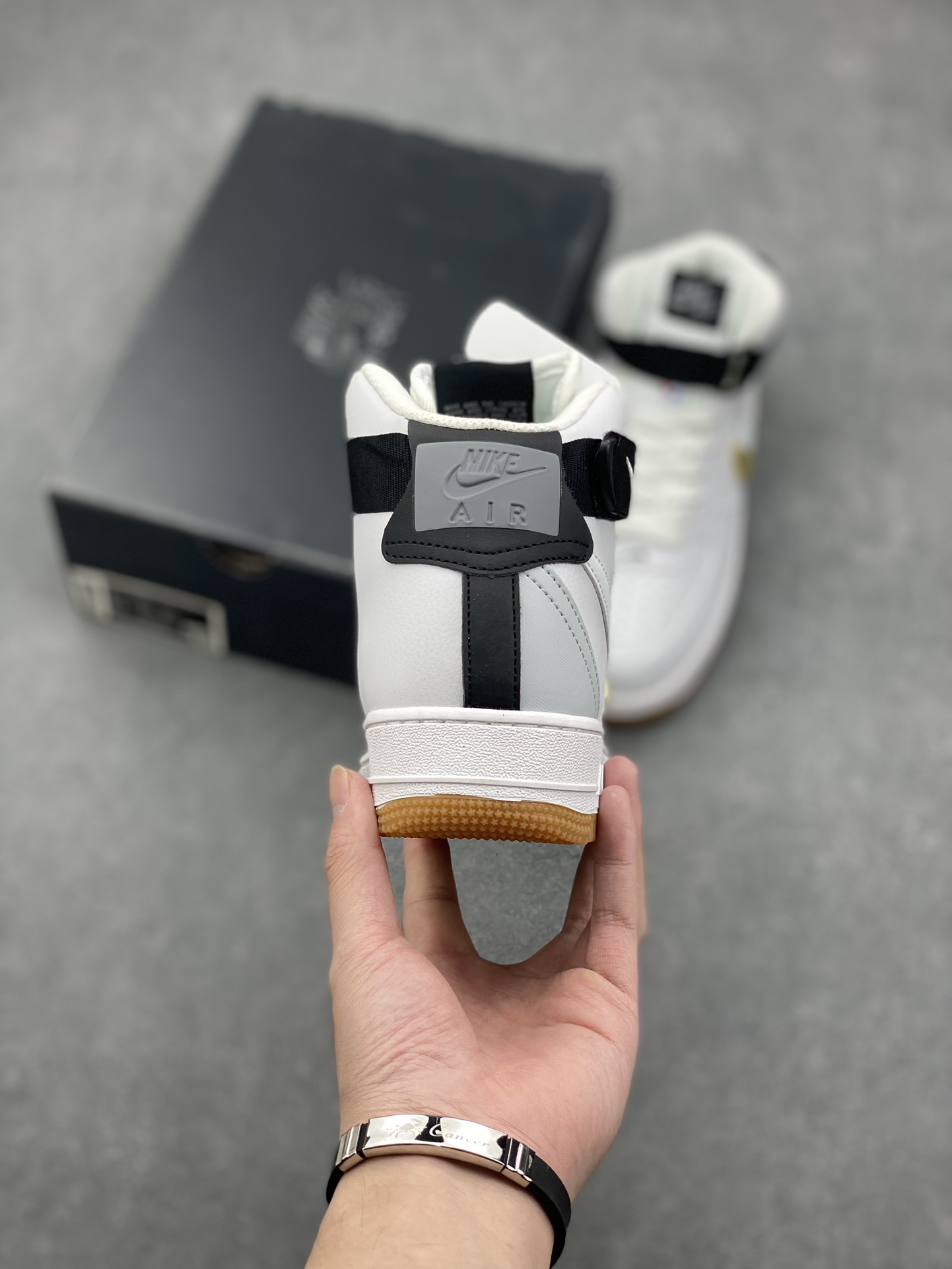 Nike Air Force 1 NBA White Mid-Top Sneakers,Honeycomb Cushion, Steel Stamp 5 i1727993867 3575 1