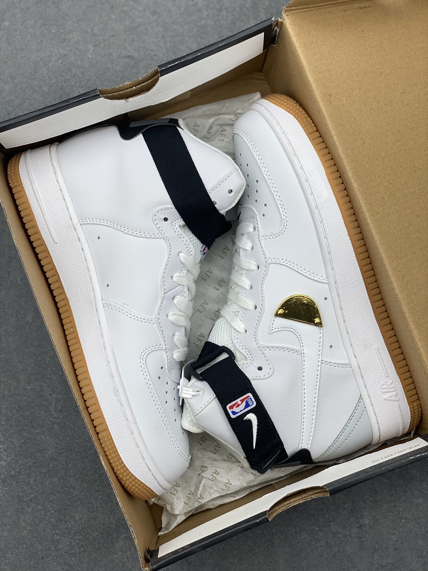 Nike Air Force 1 NBA White Mid-Top Sneakers,Honeycomb Cushion, Steel Stamp 10 i1727993867 873 7