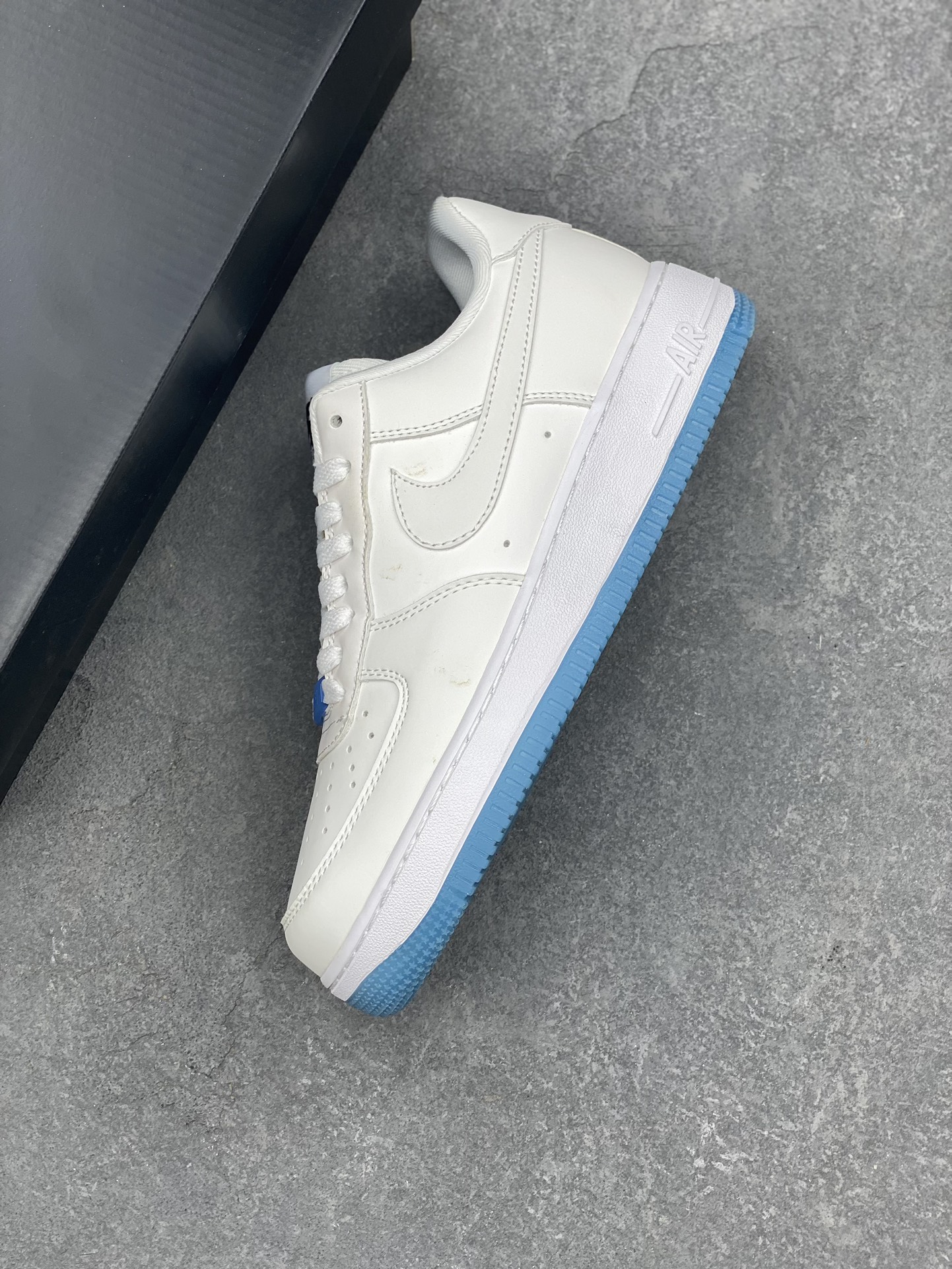 Nike Air Force 1 Low Heat Sensitive Color Changing Sneakers 8 i1727993925 1450 0