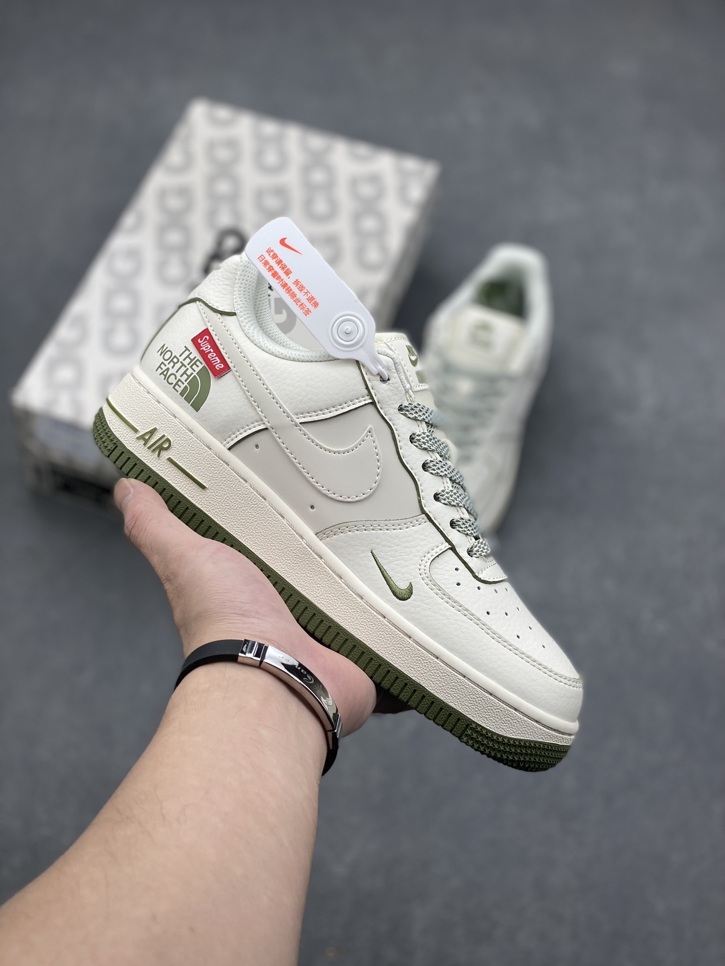 Nike Air Force 1 '07 Low Supreme The North Face Collab Sneakers 2 i1728072645 6668 1
