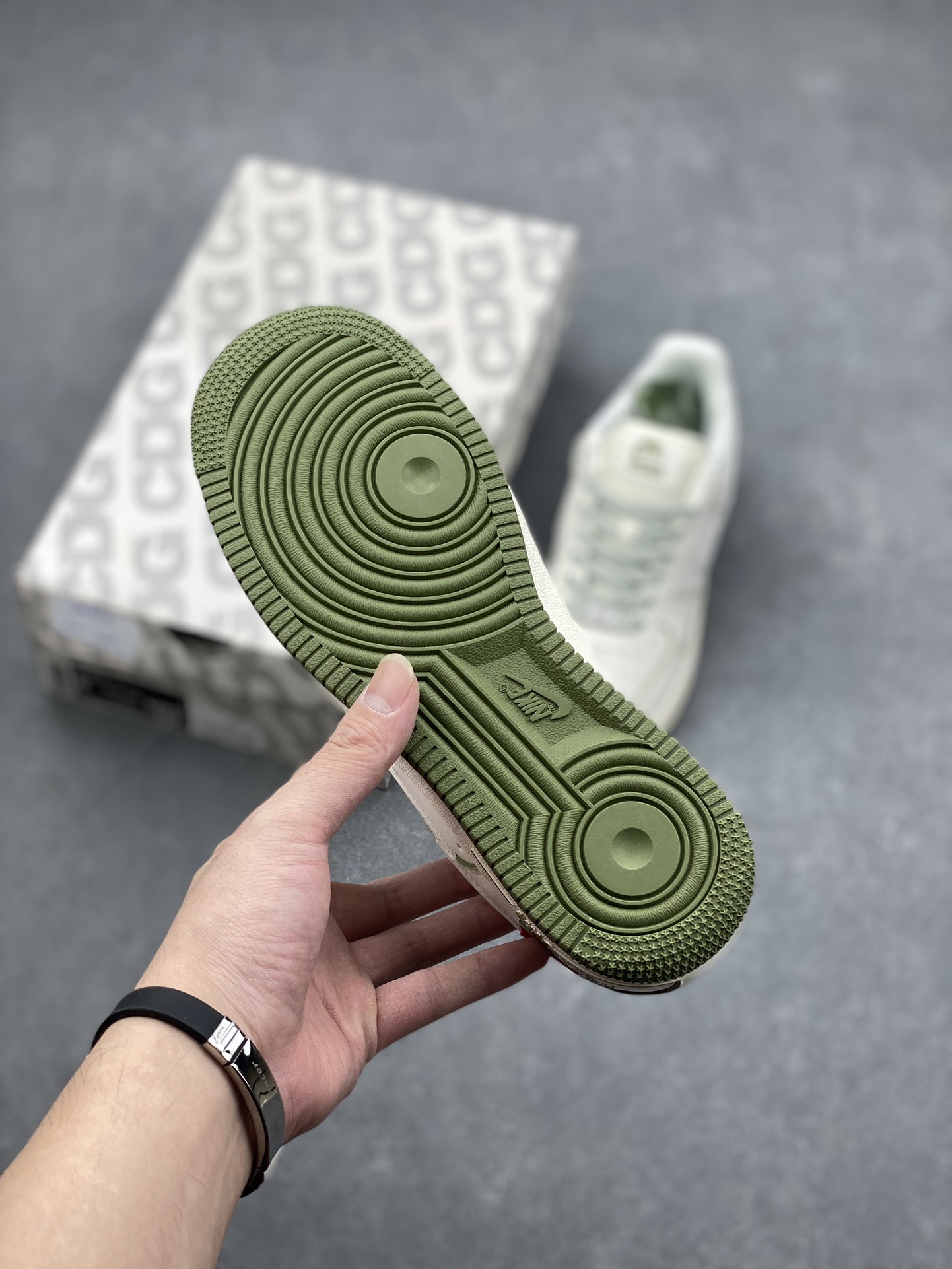 Nike Air Force 1 '07 Low Supreme The North Face Collab Sneakers 7 i1728072645 9635 2