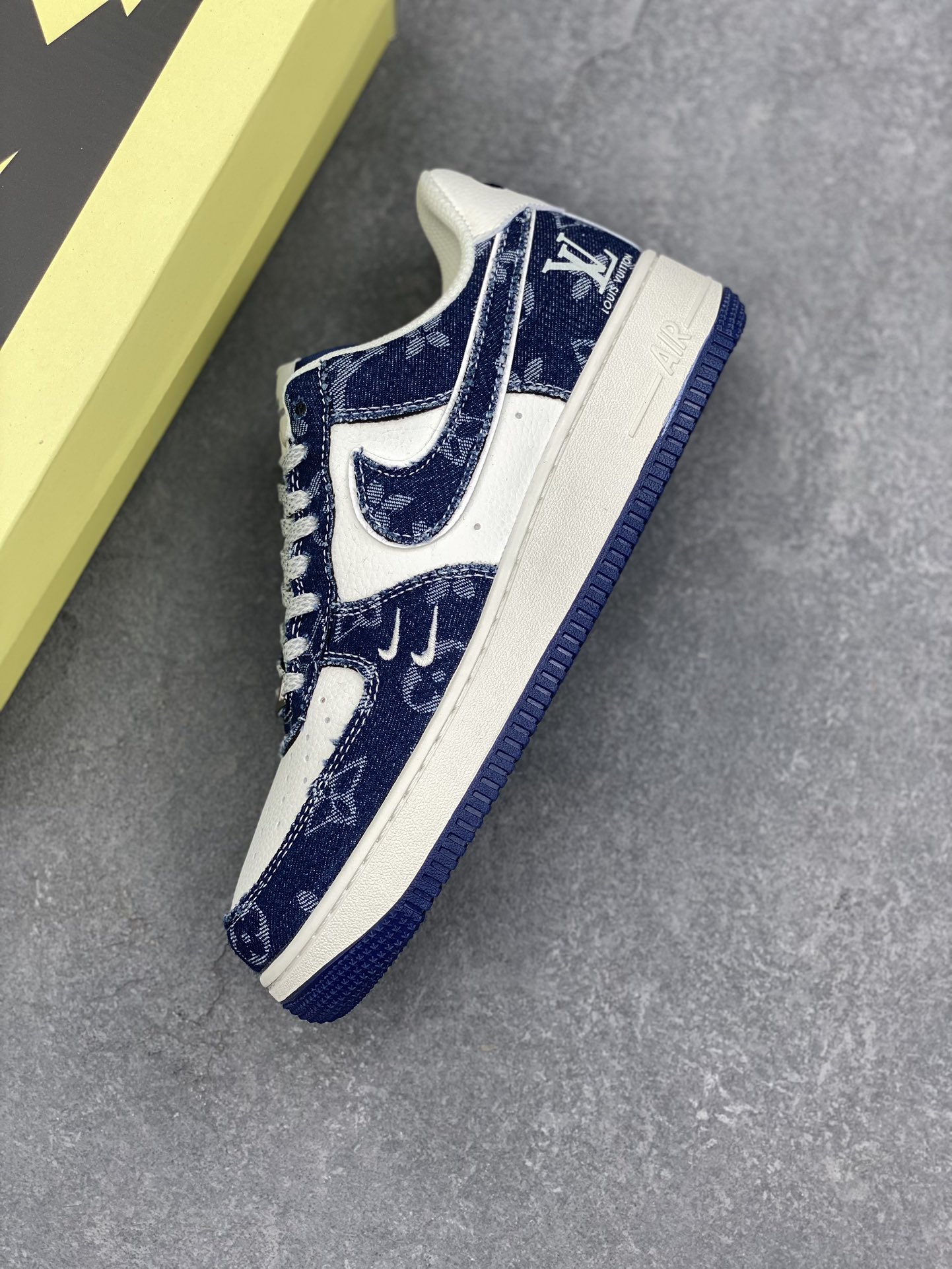 Nike Air Force 1 '07 Low 'Louis Vuitton' Deep Sea Blue Sneakers 8 i1728073007 806 2