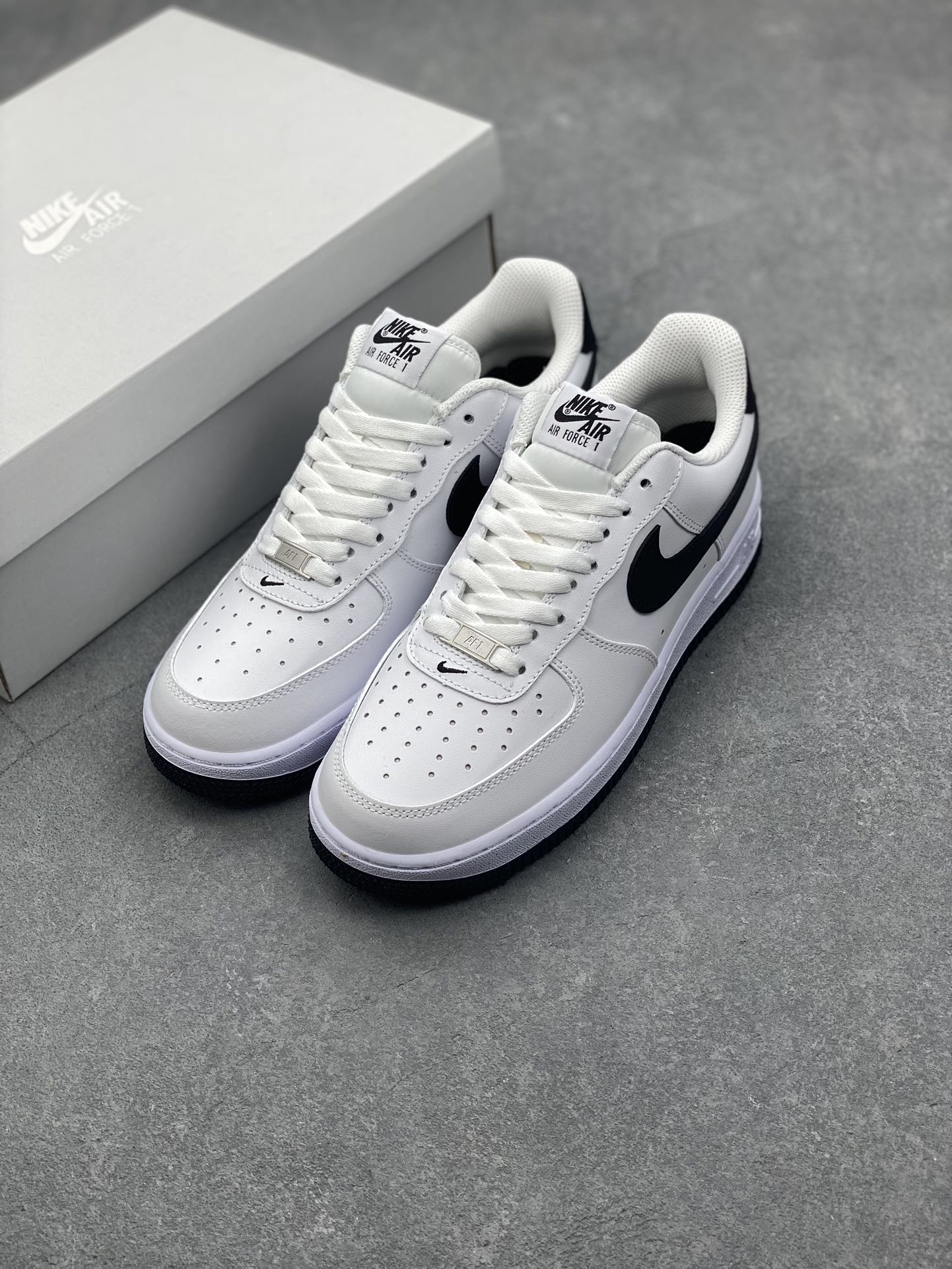 Nike Air Force 1 '07 Low White/Black Casual Sneakers FQ4296-101 9 i1728161824 3354 6