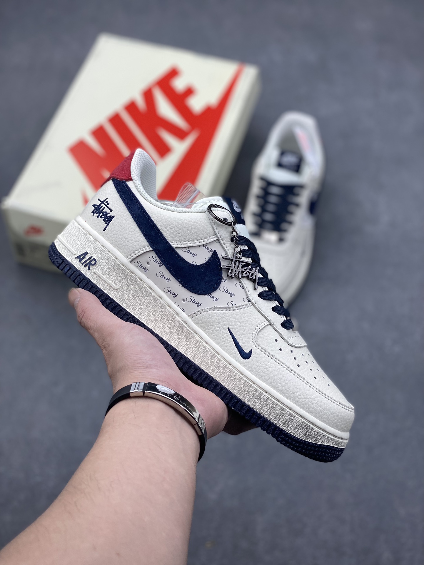 Nike Air Force 1 '07 Low Stussy Collaboration - Premium Comfort and Style 2 i1728162065 6656 0