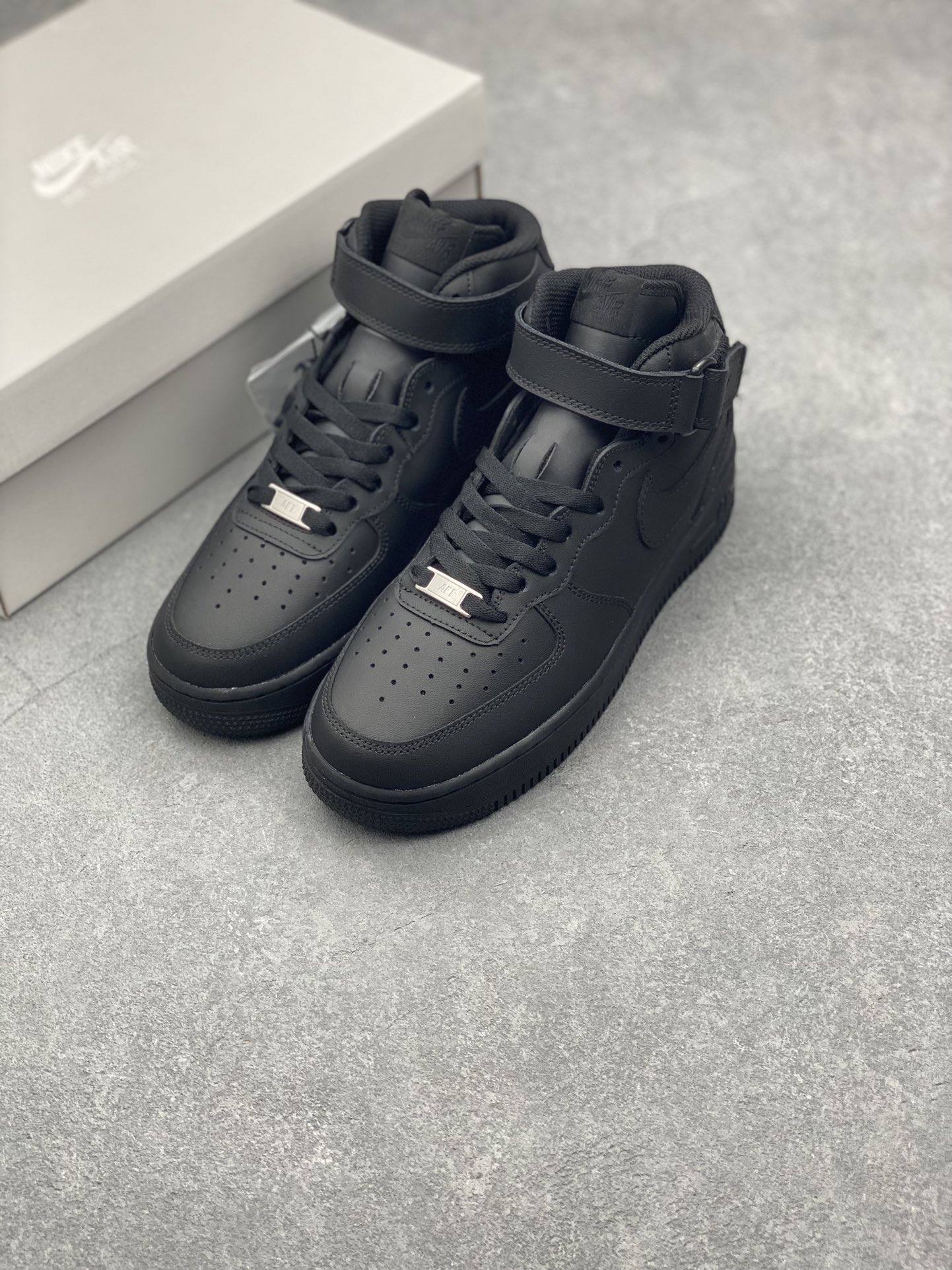 Nike Air Force 1 Low 'Black' Mid-Top Leather Sneakers - Style 315123-001 9 i1728162518 5045 1