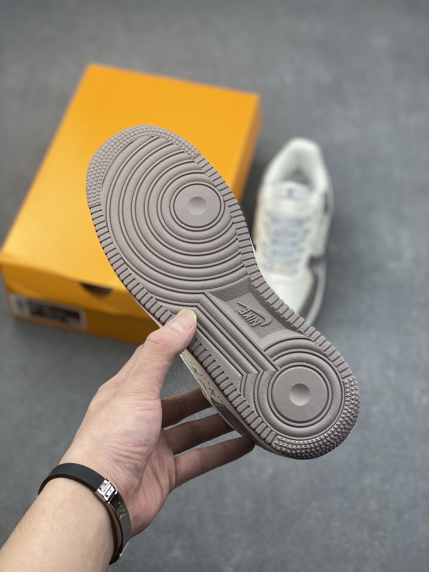 Nike Air Force 1 '07 Low Louis Vuitton Collab Sneakers - Gray Denim 7 i1728249930 1744 1