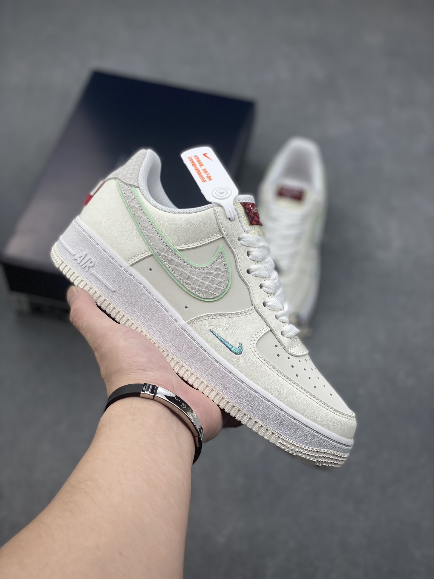 Nike Air Force 1 Low '07 Casual Sneakers FZ5052-131 - Comfortable & Stylish 2 i1728251843 8469 2
