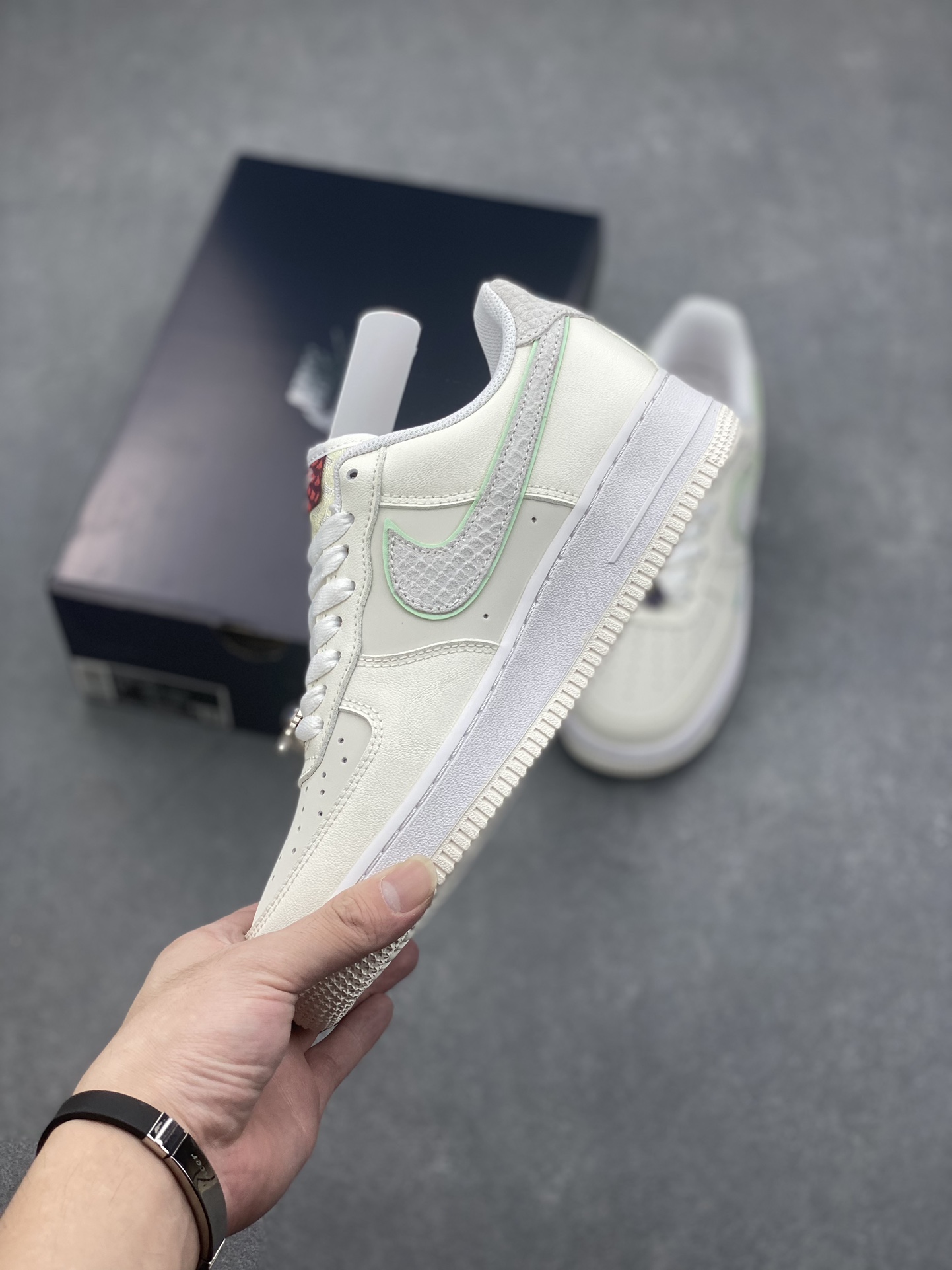 Nike Air Force 1 Low '07 Casual Sneakers FZ5052-131 - Comfortable & Stylish 4 i1728251844 4075 8