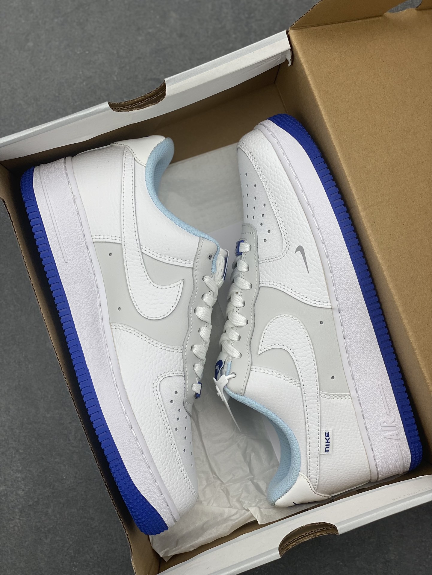 Nike Air Force 1 '07 Low-Top Sneakers - Versatile, Comfortable Style 10 i1728252308 7688 3