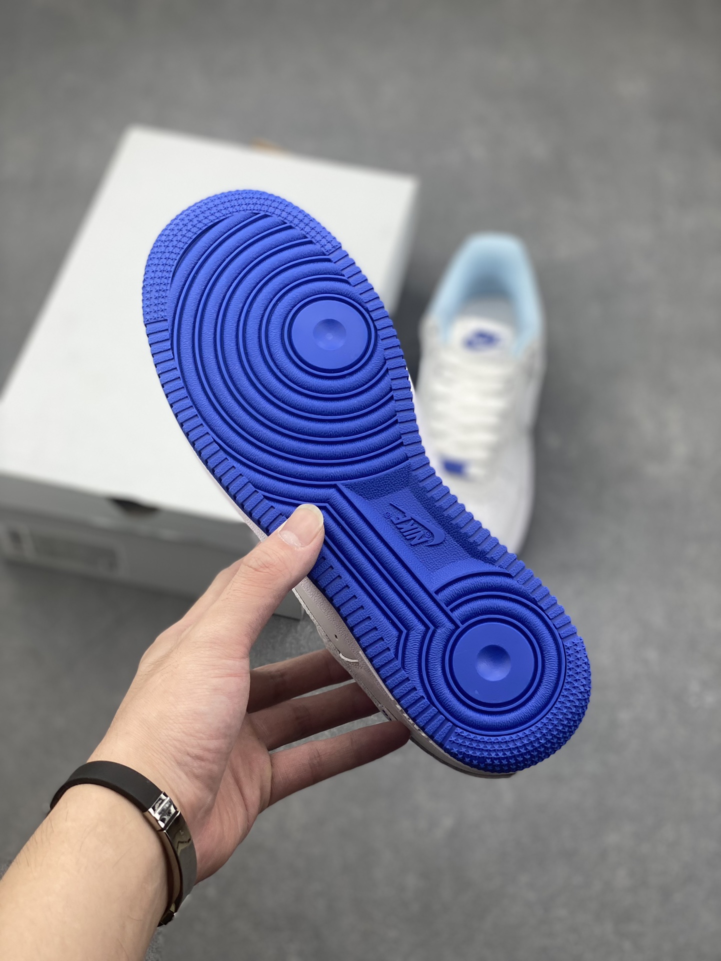 Nike Air Force 1 '07 Low-Top Sneakers - Versatile, Comfortable Style 7 i1728252308 9301 8