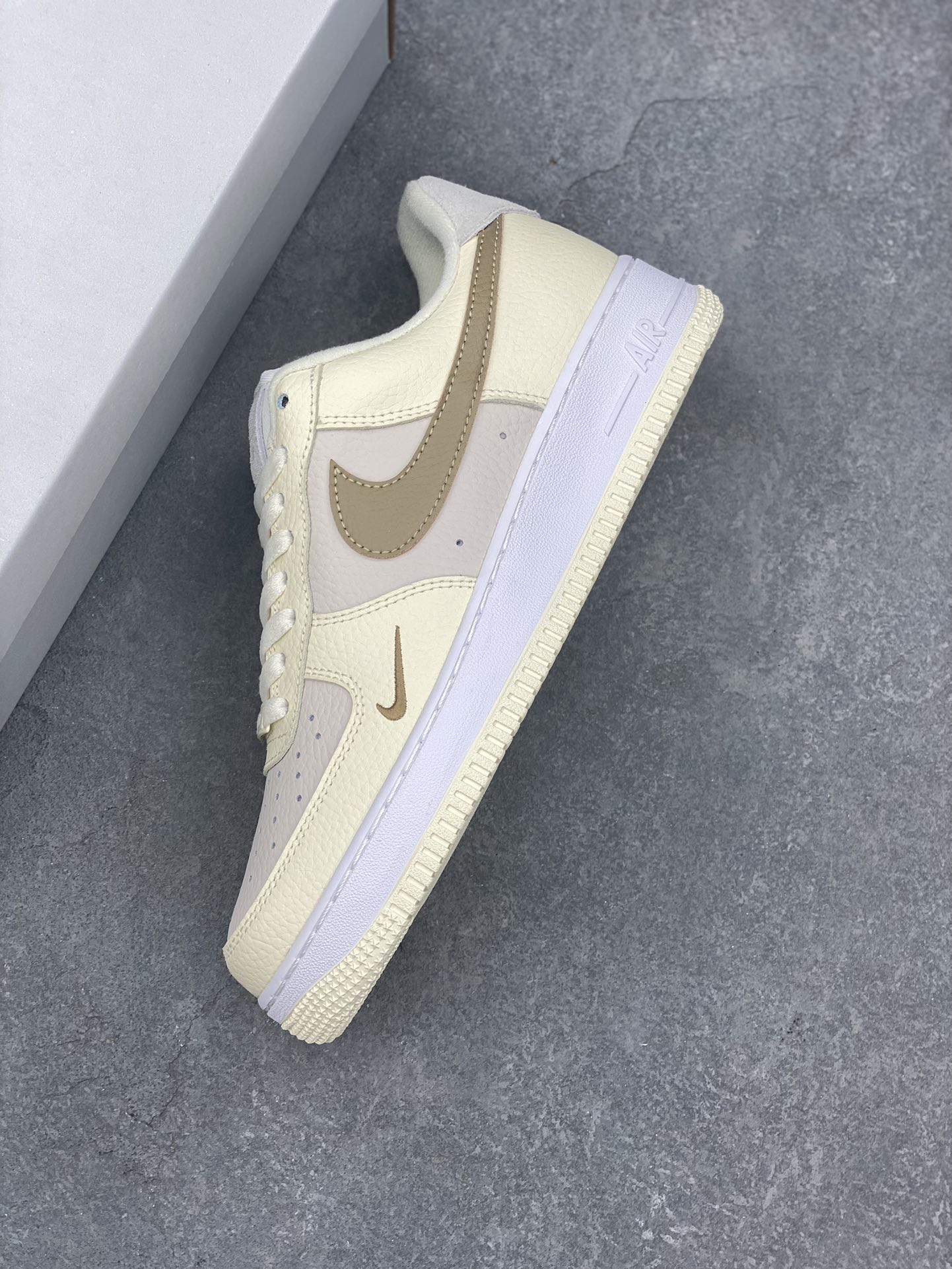 Nike Air Force 1 '07 Low Casual Shoes FB8483-100 - Beige/Brown 8 i1728252347 1025 4