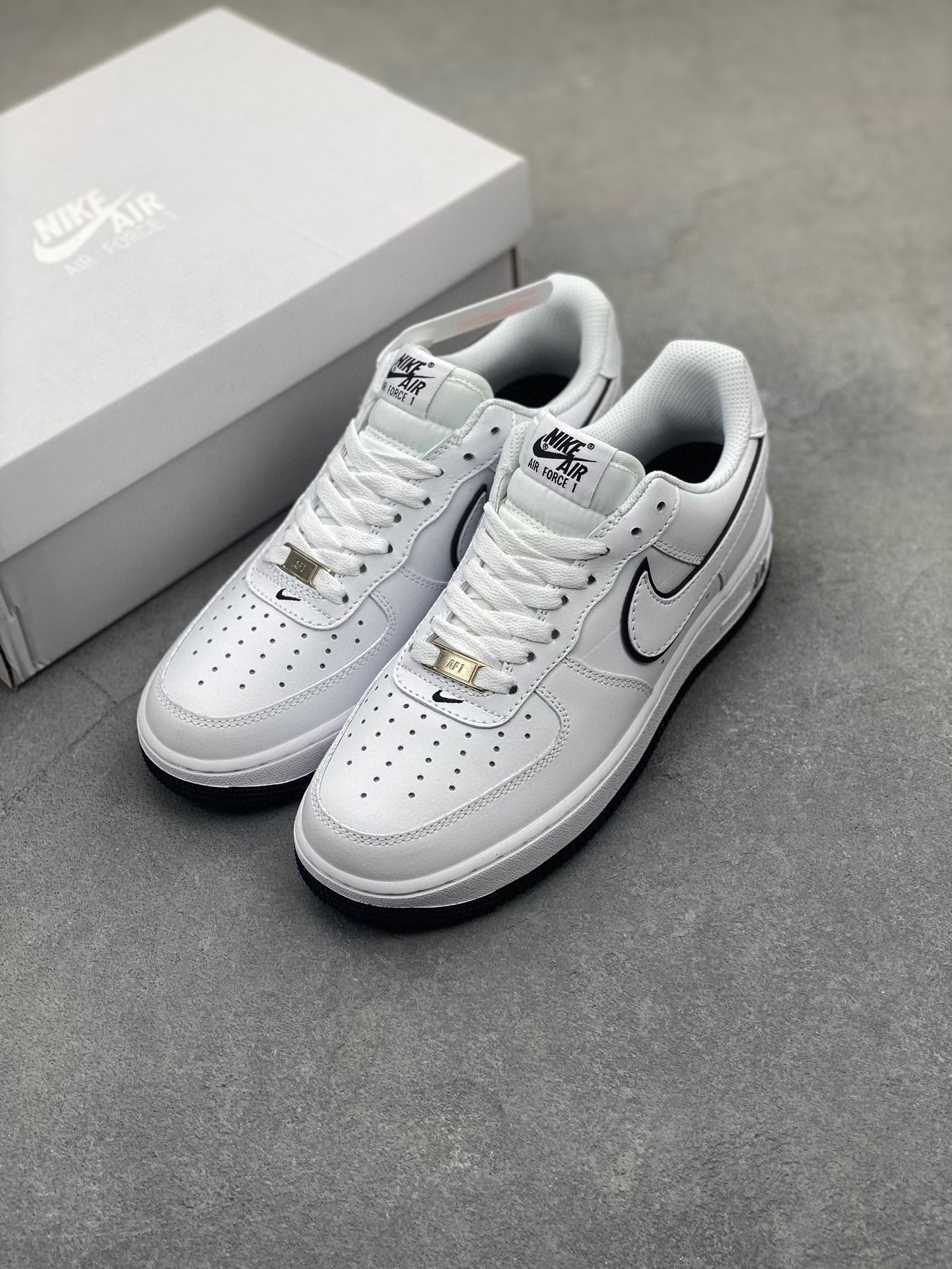 Nike Air Force 1 '07 Low-Top Sneaker - Timeless Style & All-Day Comfort 9 i1728253023 1252 2