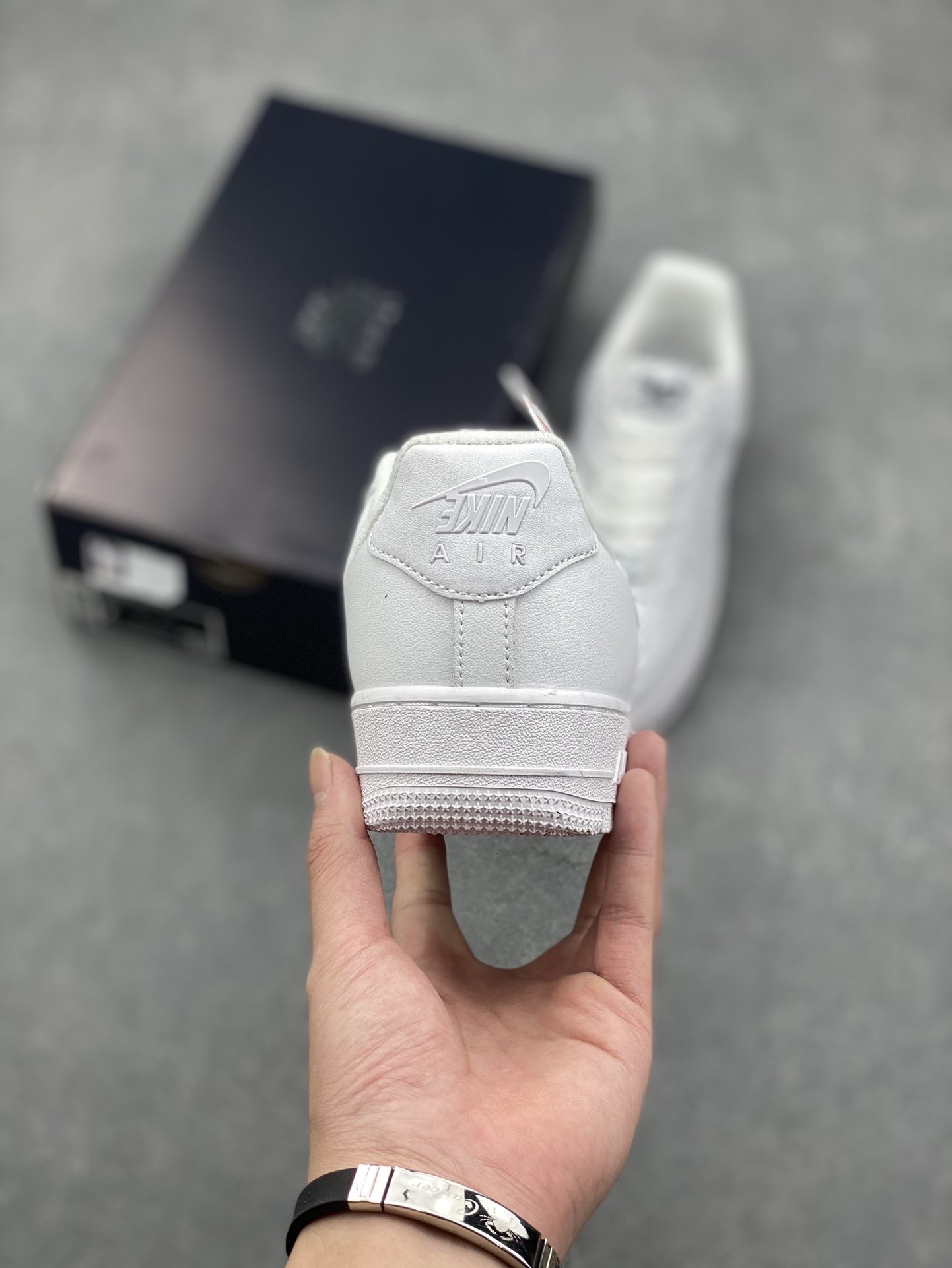 Nike Air Force 1 Low '07 - Classic White Sneaker with Air Cushioning 5 i1728423315 197 7