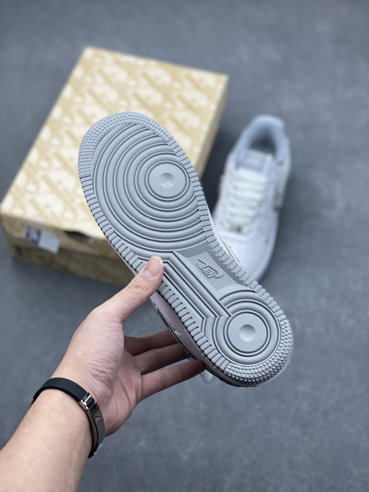 Nike Air Force 1 '07 Low Dior Sneakers - Limited Edition 7 i1728597484 2331 8