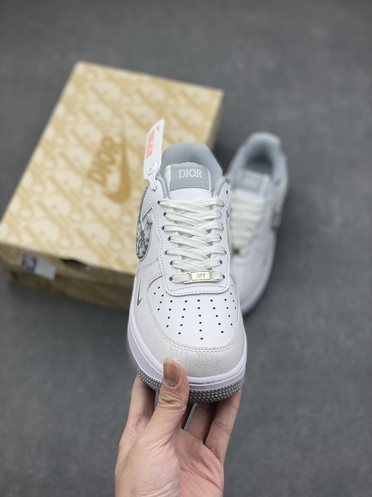 Nike Air Force 1 '07 Low Dior Sneakers - Limited Edition 3 i1728597484 340 4