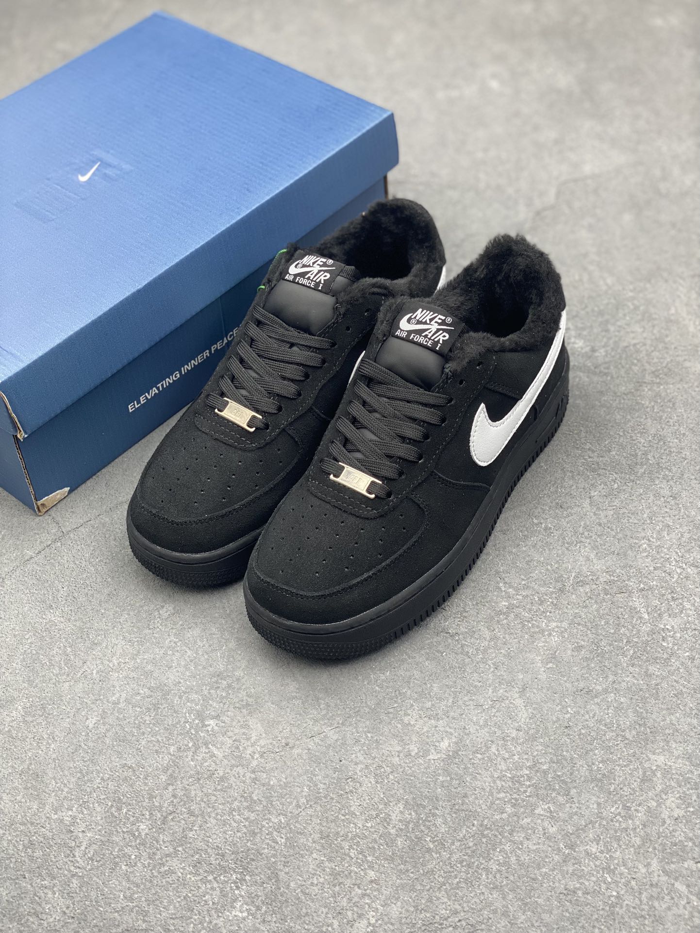 Nike Air Force 1 '07 Low Black/White Casual Sneakers 9 i1728597627 1416 7