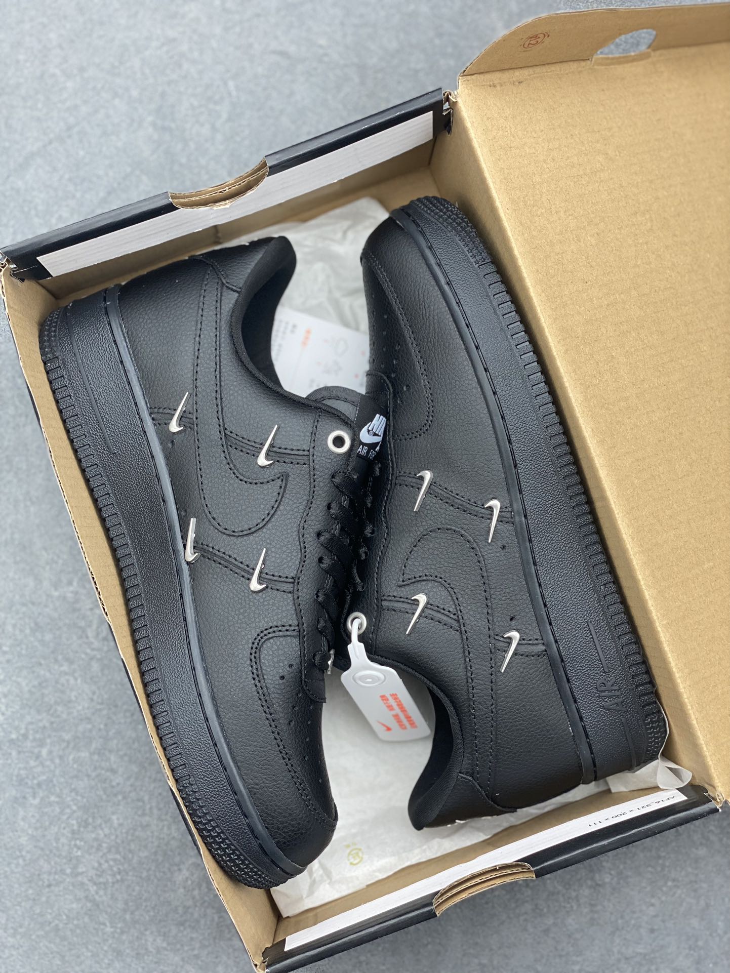 Nike Air Force 1'07 Black Casual Sneakers - Iconic Style & Comfort 10 i1728597760 5827 5