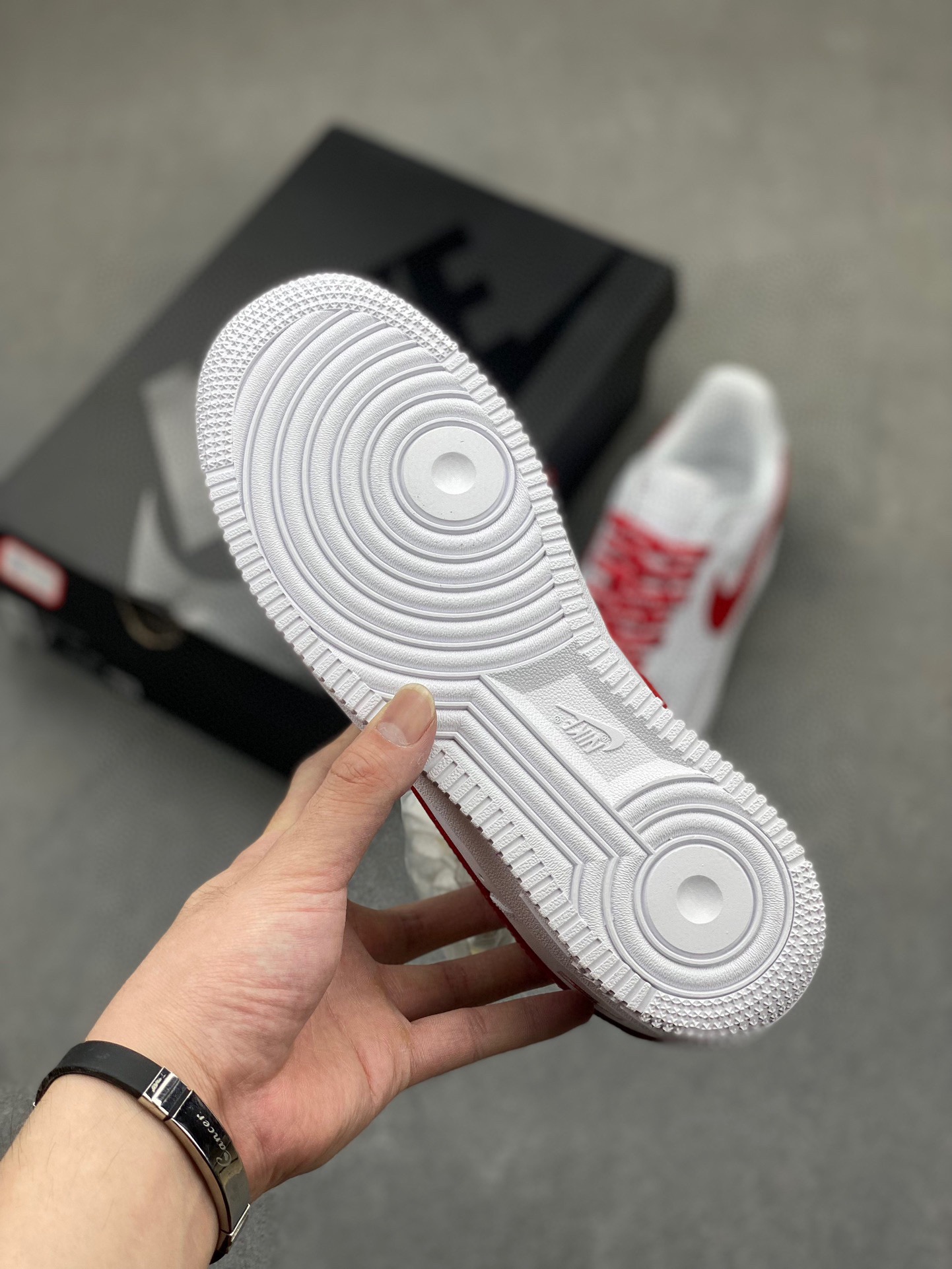 Nike Air Force 1 Low Supreme Collab White/Red Authentic Sneaker (CU9225-101) 7 i1728598062 8411 6