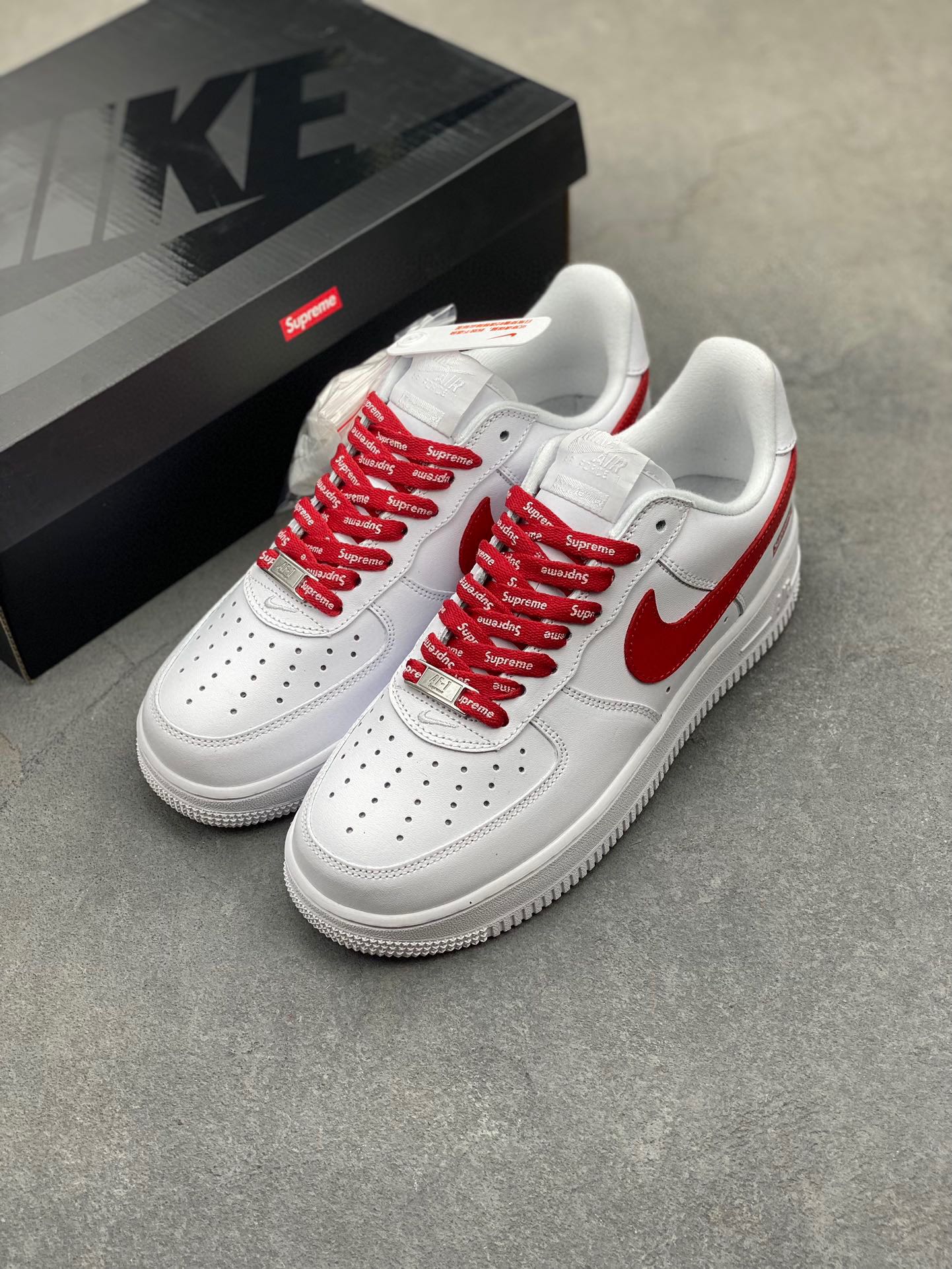 Nike Air Force 1 Low Supreme Collab White/Red Authentic Sneaker (CU9225-101) 9 i1728598062 9418 7