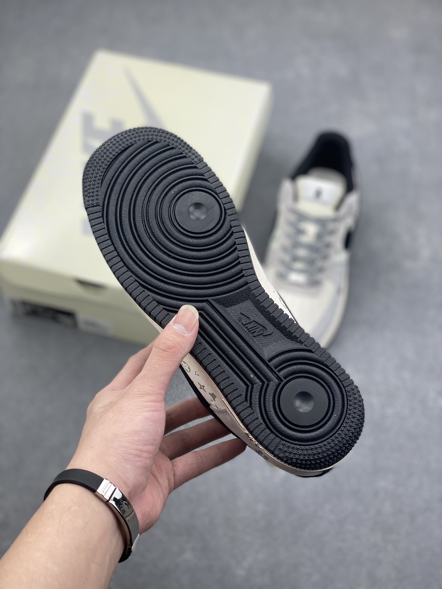 Nike Air Force 1 '07 Low 'Grately Bear' - Gray/Black Sneakers, Limited Edition 7 i1729023086 1013 5