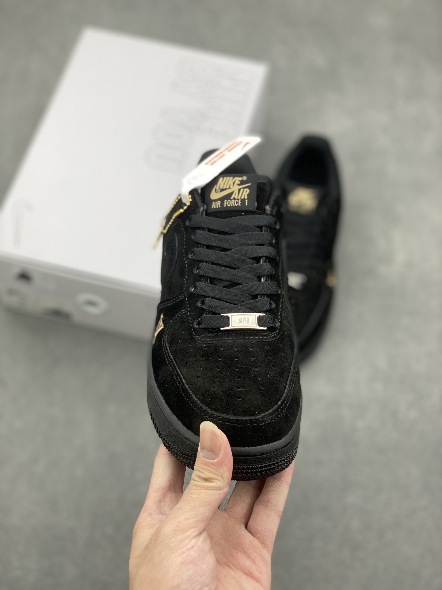 NK Air Force 1 '07 Low Custom Black Leather Sneakers with Accessories 3 i1729103729 9336 0