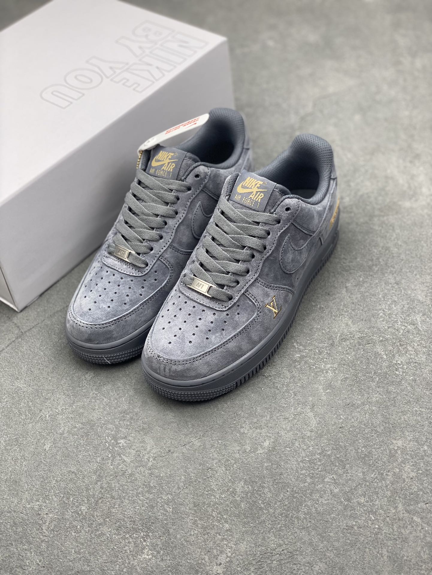 Nike Air Force 1 '07 Low Louis Vuitton Custom Gray Casual Sneakers 9 i1729103759 1525 7
