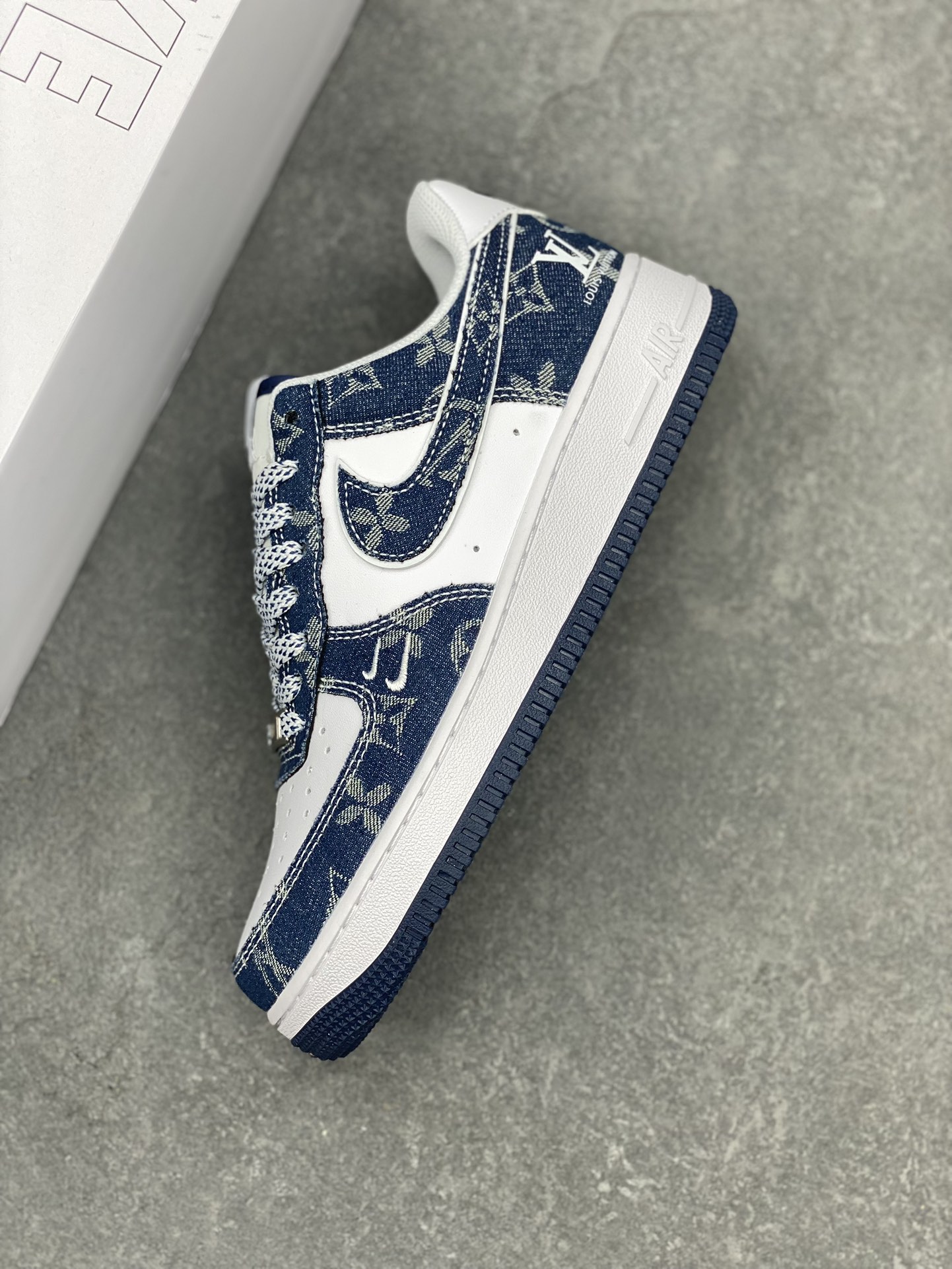 Nike Air Force 1 '07 Low Custom Louis Vuitton Casual Sneakers 8 i1729103800 3733 2