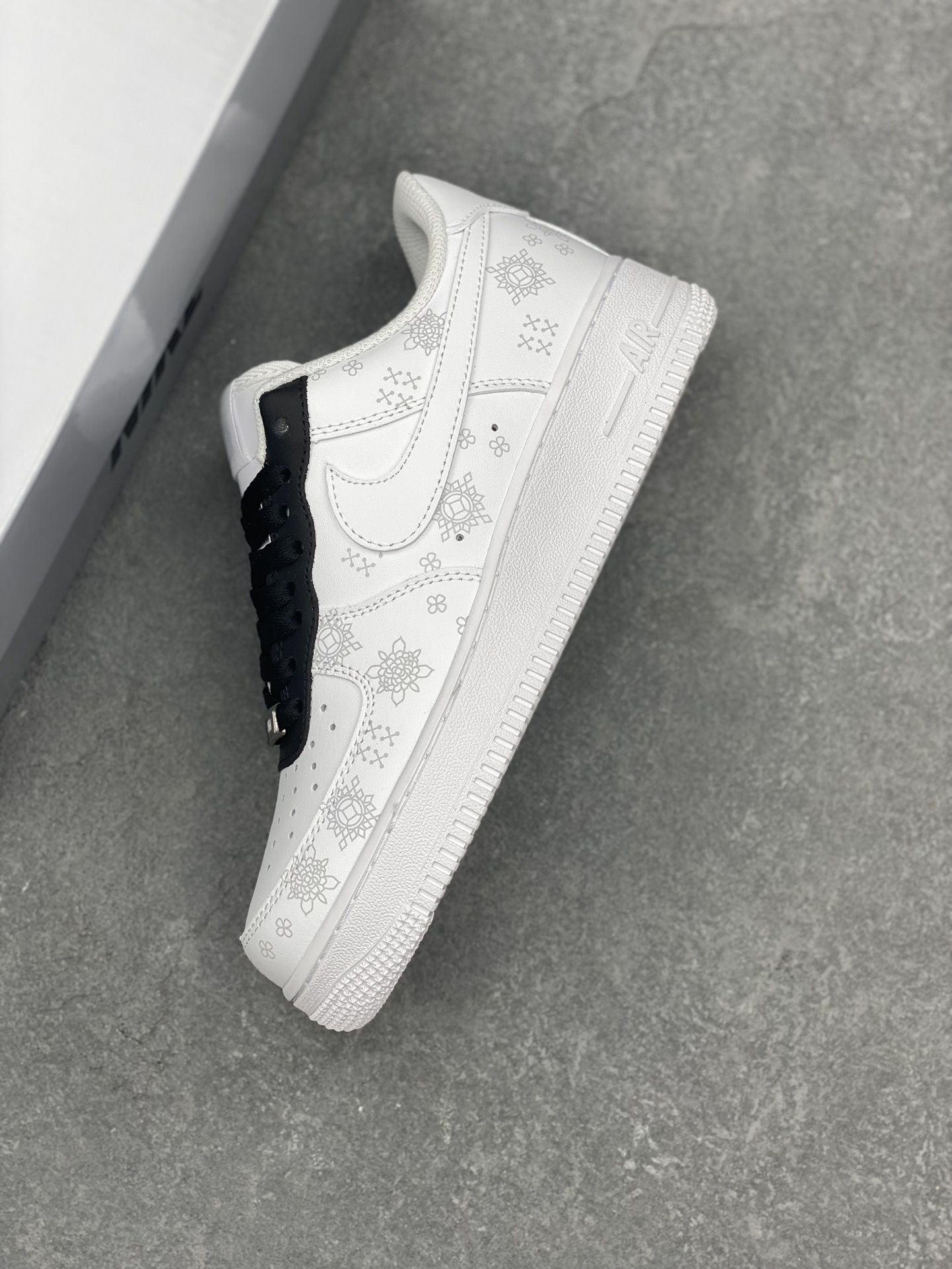Nike Air Force 1 Low '07 White Silk Chinese Style Sneakers 8 i1729104077 5055 0