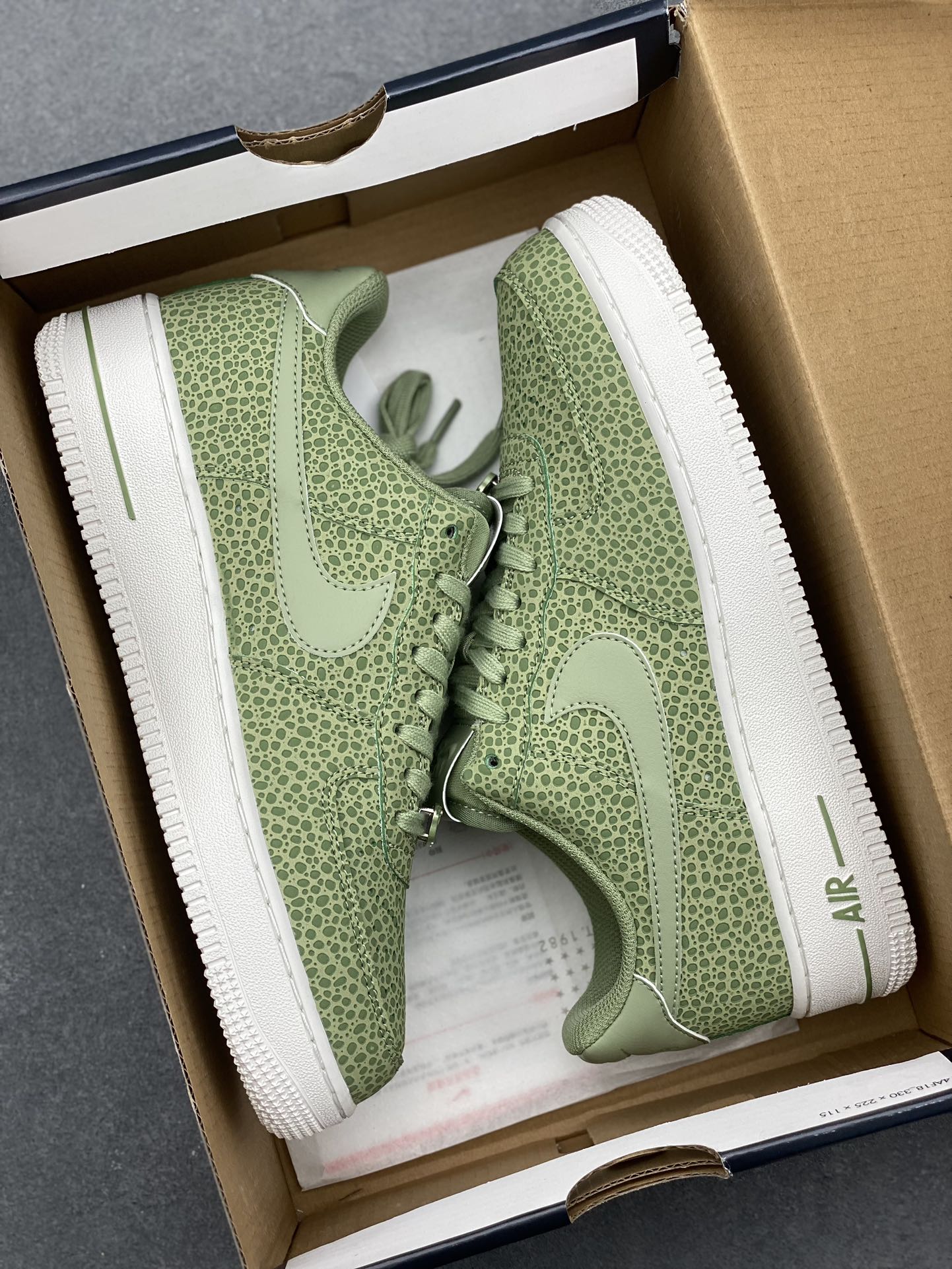 Nike Air Force 1 '07 Low Olive Green Casual Sneakers CW2288-017 10 i1729104121 4582 0