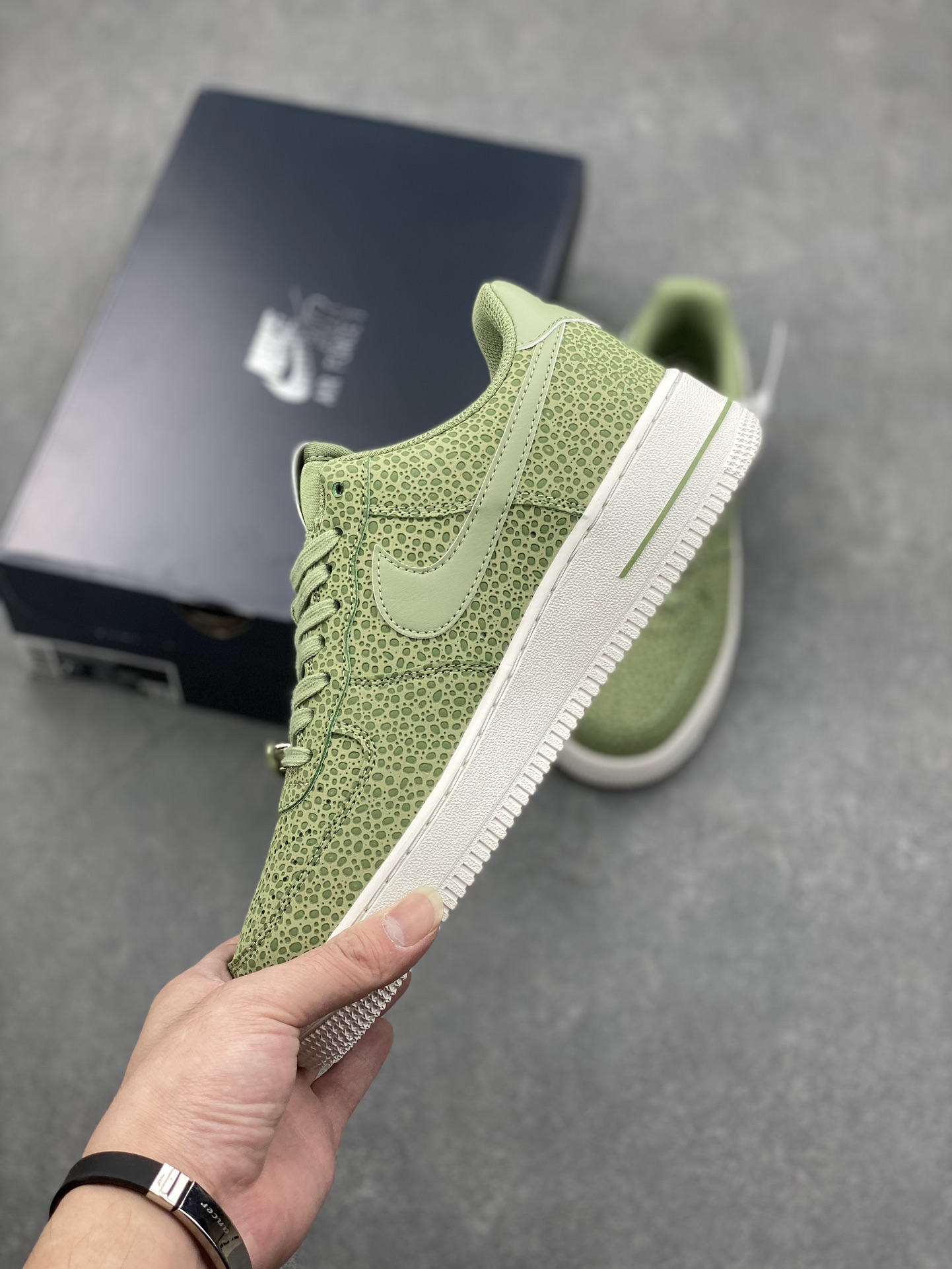 Nike Air Force 1 '07 Low Olive Green Casual Sneakers CW2288-017 4 i1729104121 9395 2