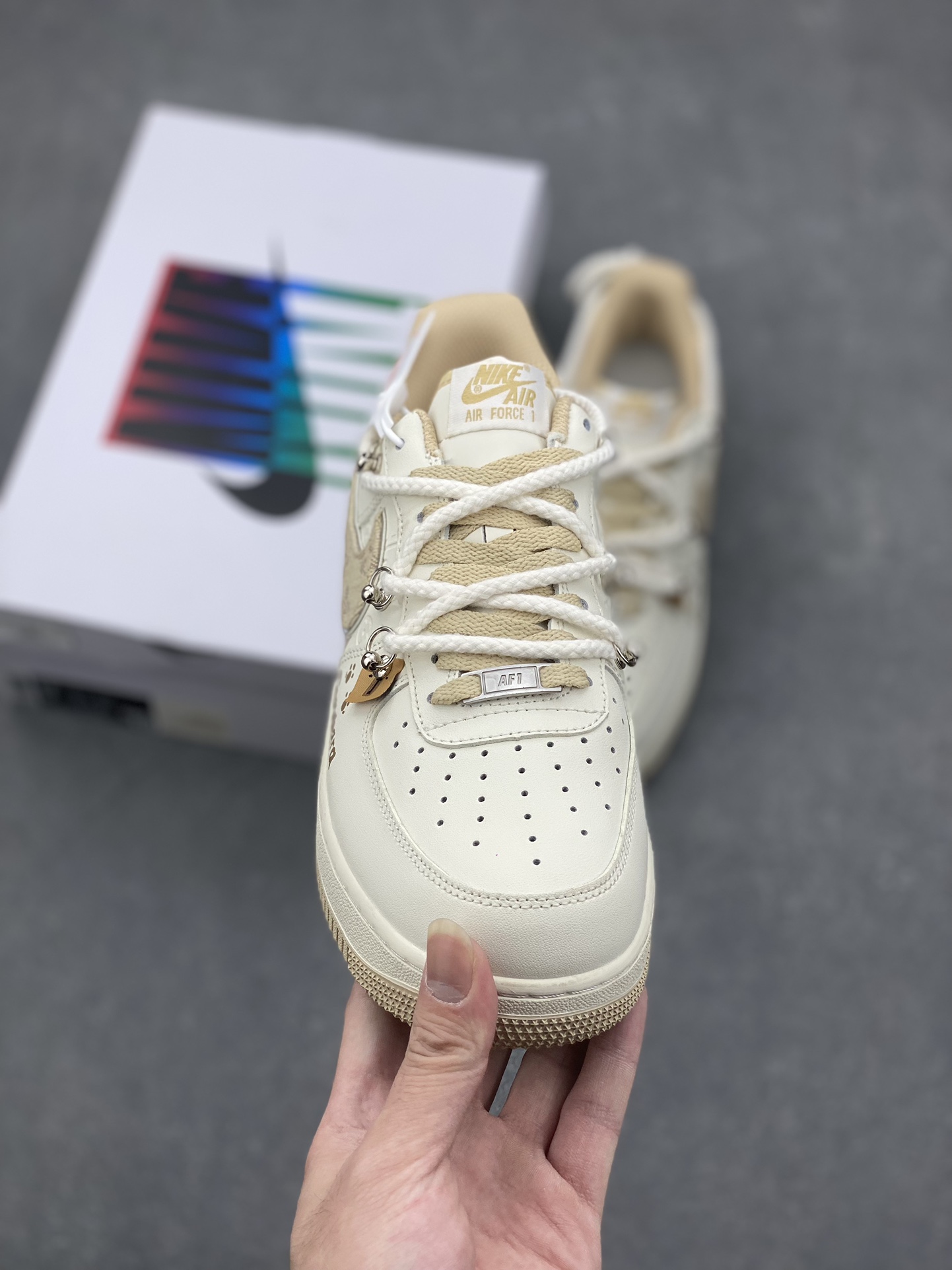 Nike Air Force 1 Low x Capybara "Pearl Girl" Sneakers - Limited Edition 3 i1729104351 6255 6