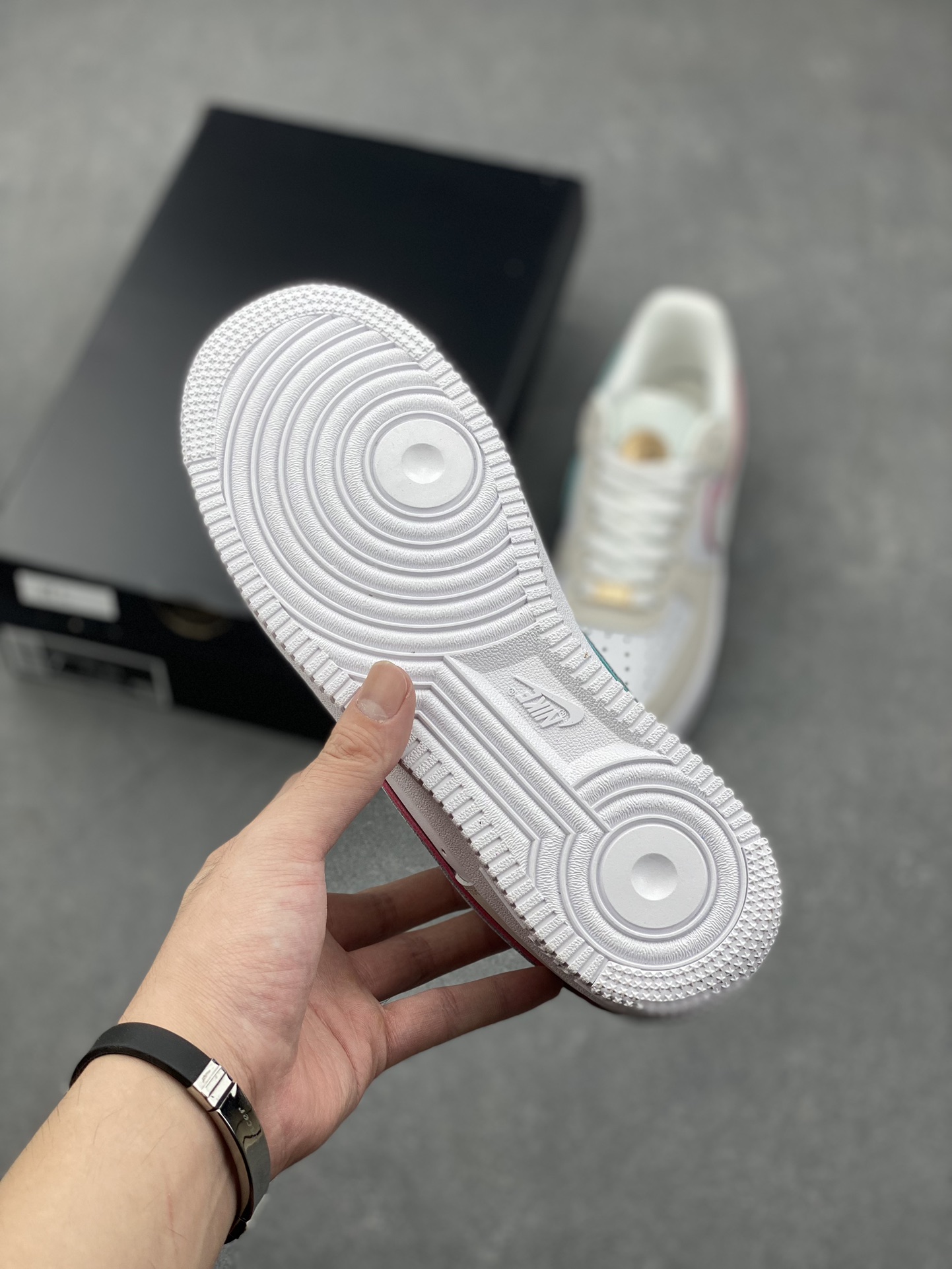 Nike Air Force 1 '07 Low Olympic White Pink Sneakers HM3694-011 7 i1729268142 7472 1