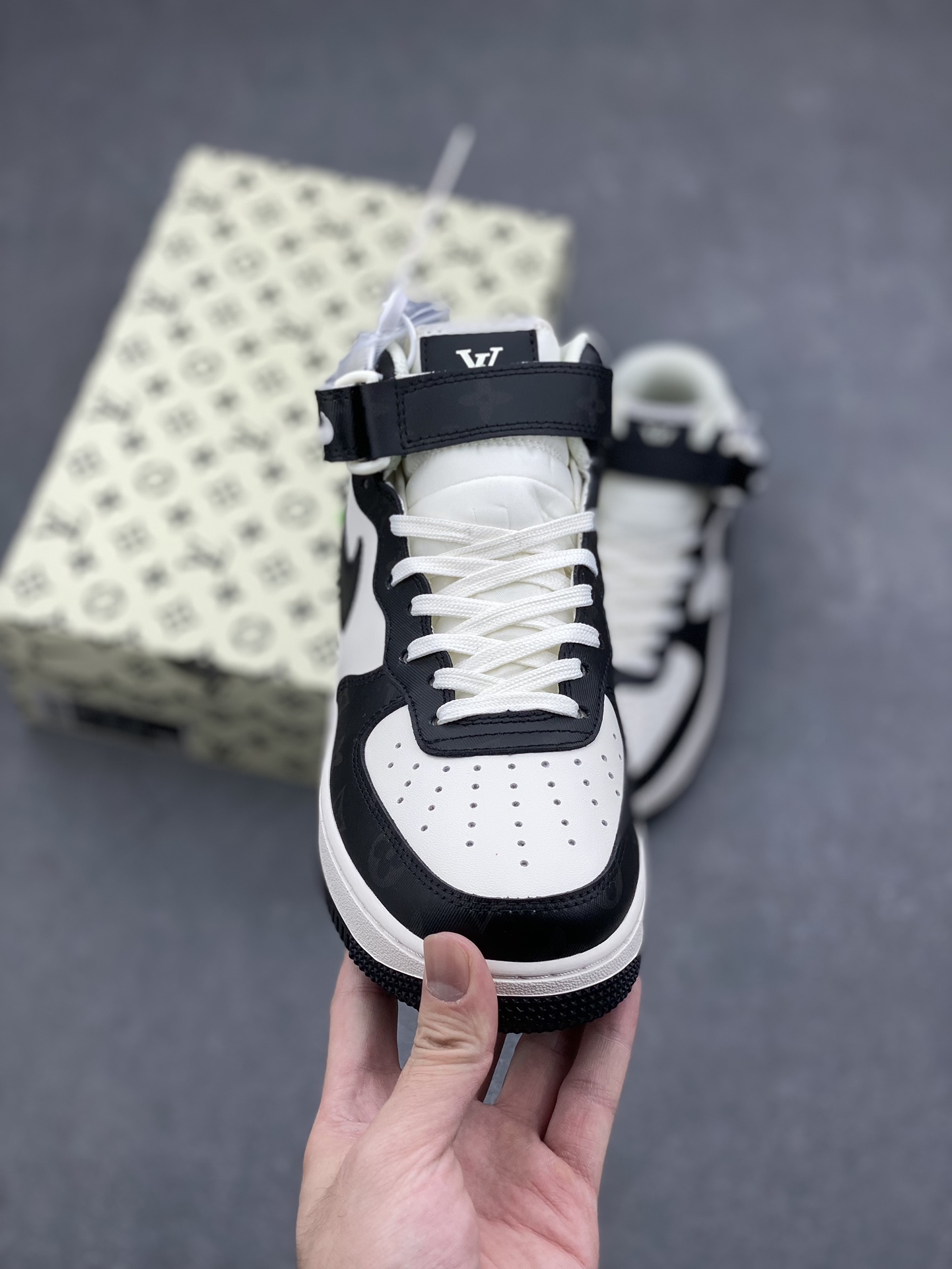 Nike Air Force 1 Mid Black White - Iconic Style, Superior Comfort Shoes 3 i1729268216 7611 0