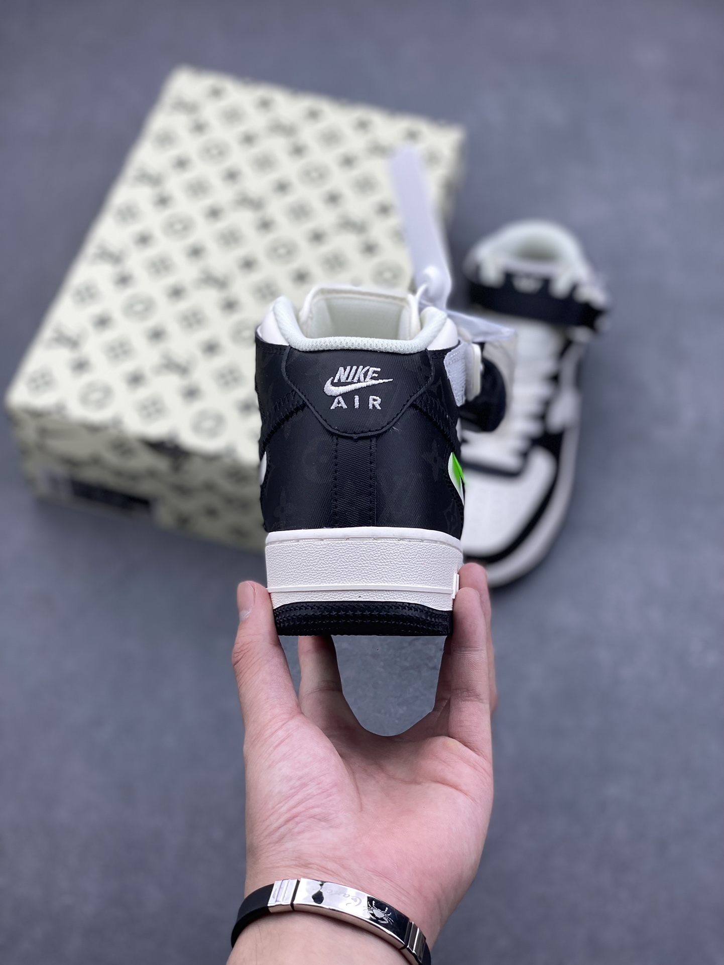 Nike Air Force 1 Mid Black White - Iconic Style, Superior Comfort Shoes 5 i1729268217 9538 5