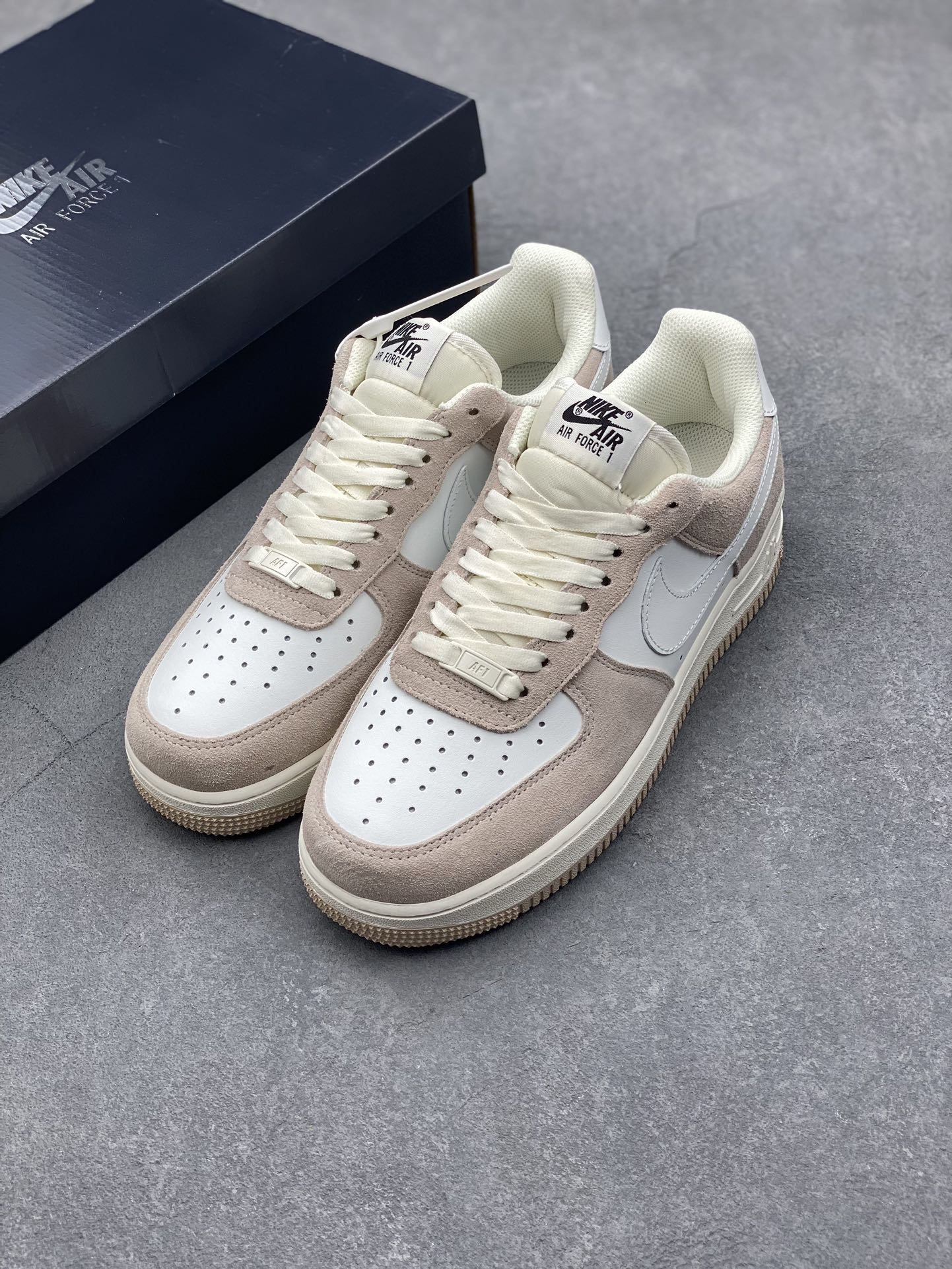 Nike Air Force 1 Low '07 Suede White Brown Wheat Casual Sneakers 9 i1729268279 7816 8