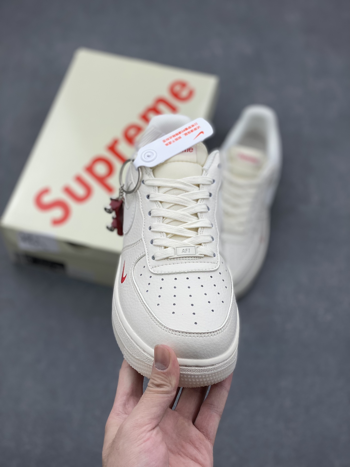 Nike Air Force 1 '07 Low Supreme Collab Sneakers - Cream White 3 i1729354070 3013 3