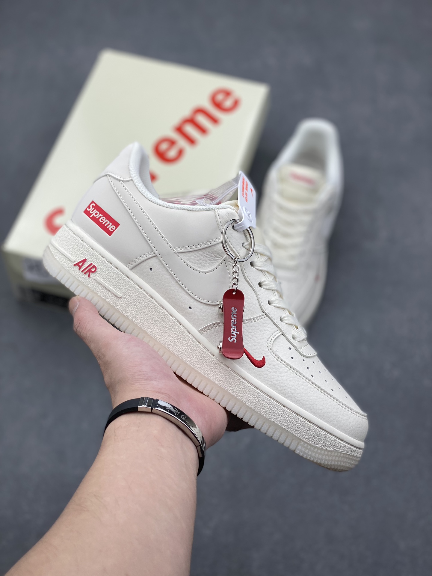 Nike Air Force 1 '07 Low Supreme Collab Sneakers - Cream White 2 i1729354070 3614 7