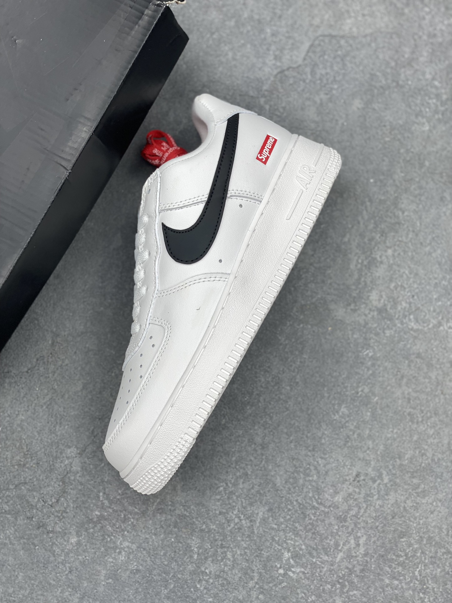 Nike Air Force 1 Low Supreme White Sneakers CU9225-100 Limited Edition 8 i1729630055 1990 6